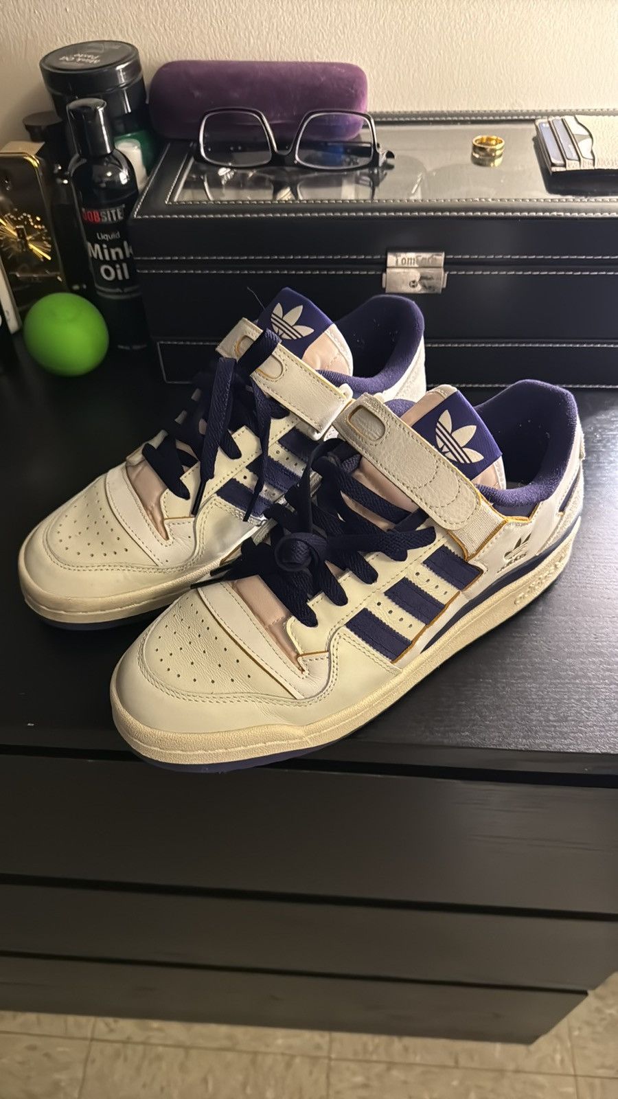 Adidas Adidas Forum 84 Low Off white Collegiate purple GW2009 Size US 9 / EU 42 - 1 Thumbnail