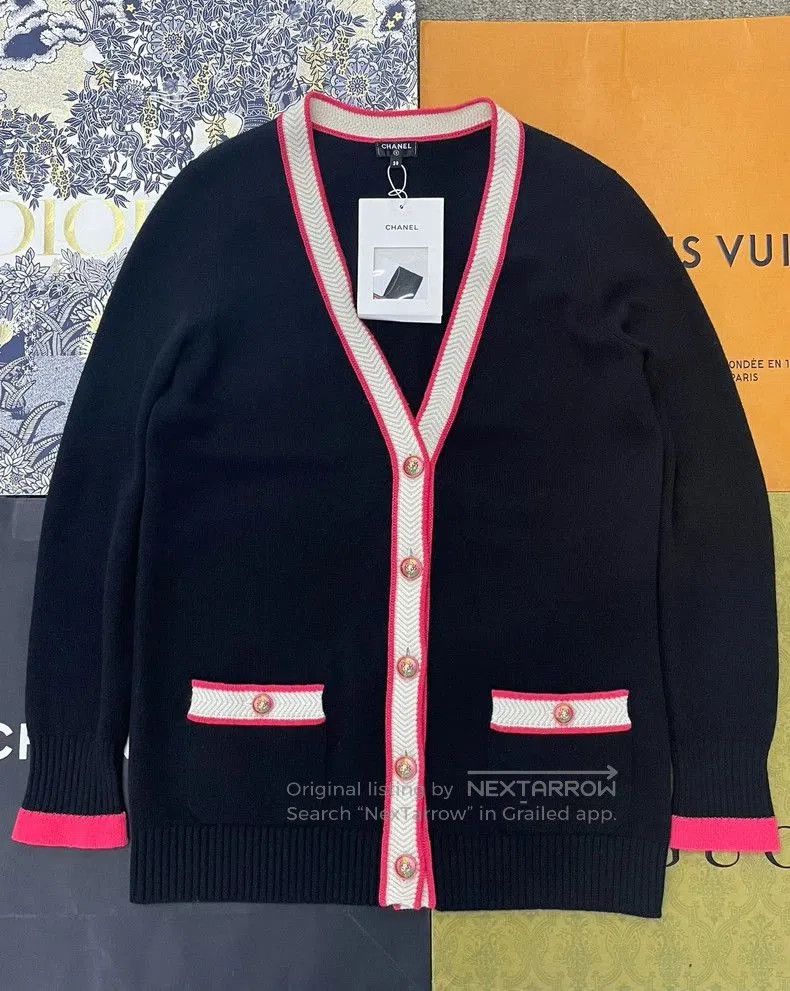 Chanel Chanel Black White Cashmere Cardigan. Size US M / EU 48-50 / 2 - 1 Thumbnail