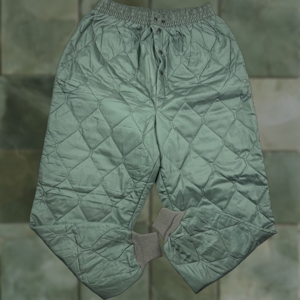 Vintage VINTAGE Army Quilted Pants - 1960s USA Military Snap Closure - Adult Large - Green Chino Style Trousers, Relaxed Fit, 30in Inseam, Workwear Mens Size US 33 - 1 Thumbnail