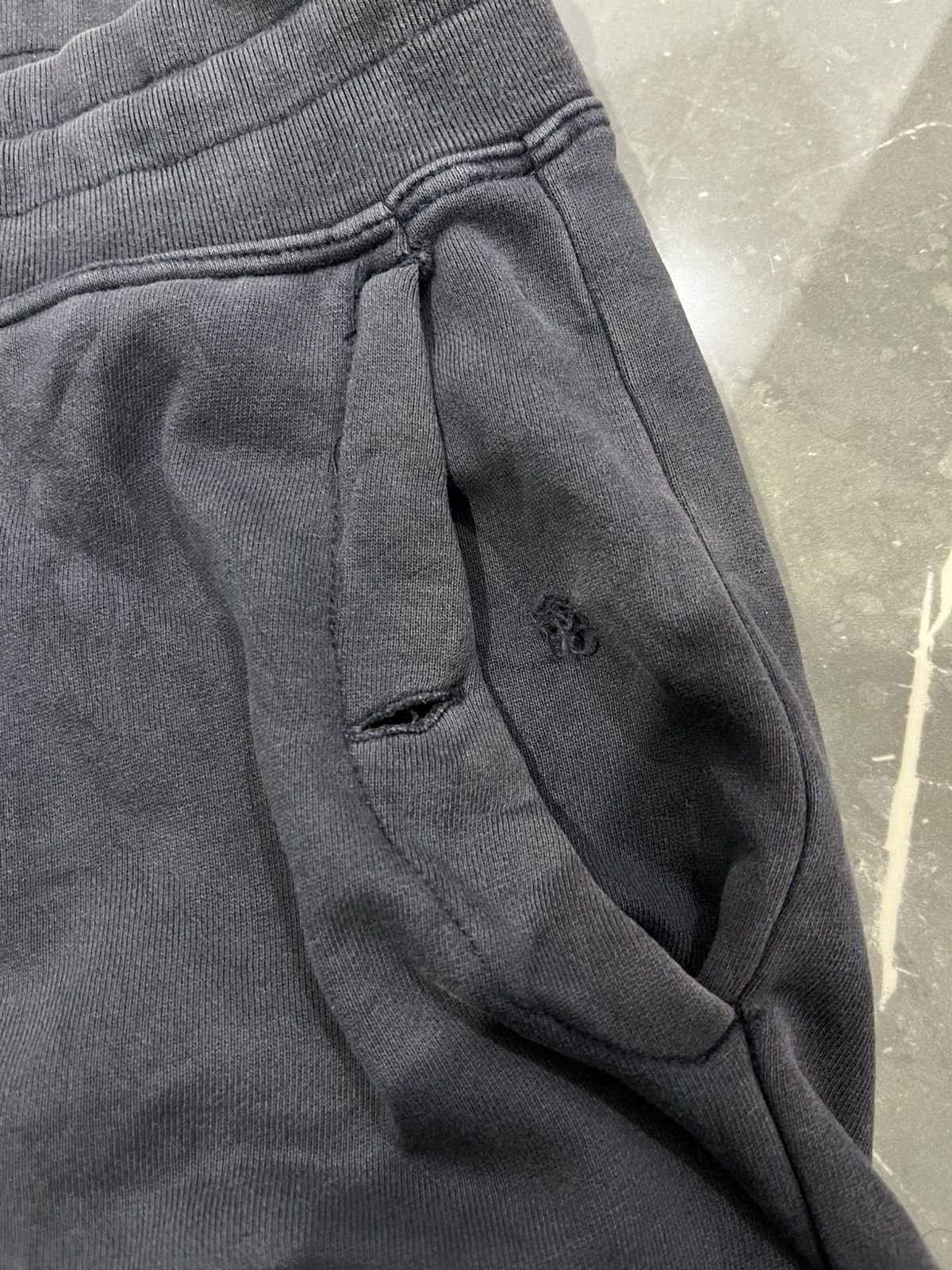Moncler Moncler sweat pants Size US 34 / EU 50 - 8 Thumbnail