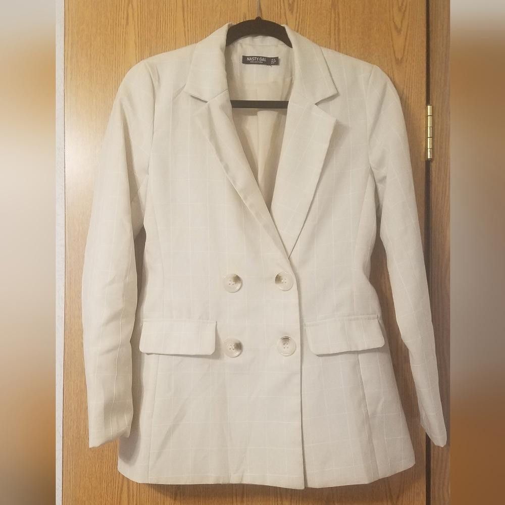 Designer Women's Nasty Gal Collection Cream Blazer Size 4 Size S / US 4 / IT 40 - 1 Thumbnail