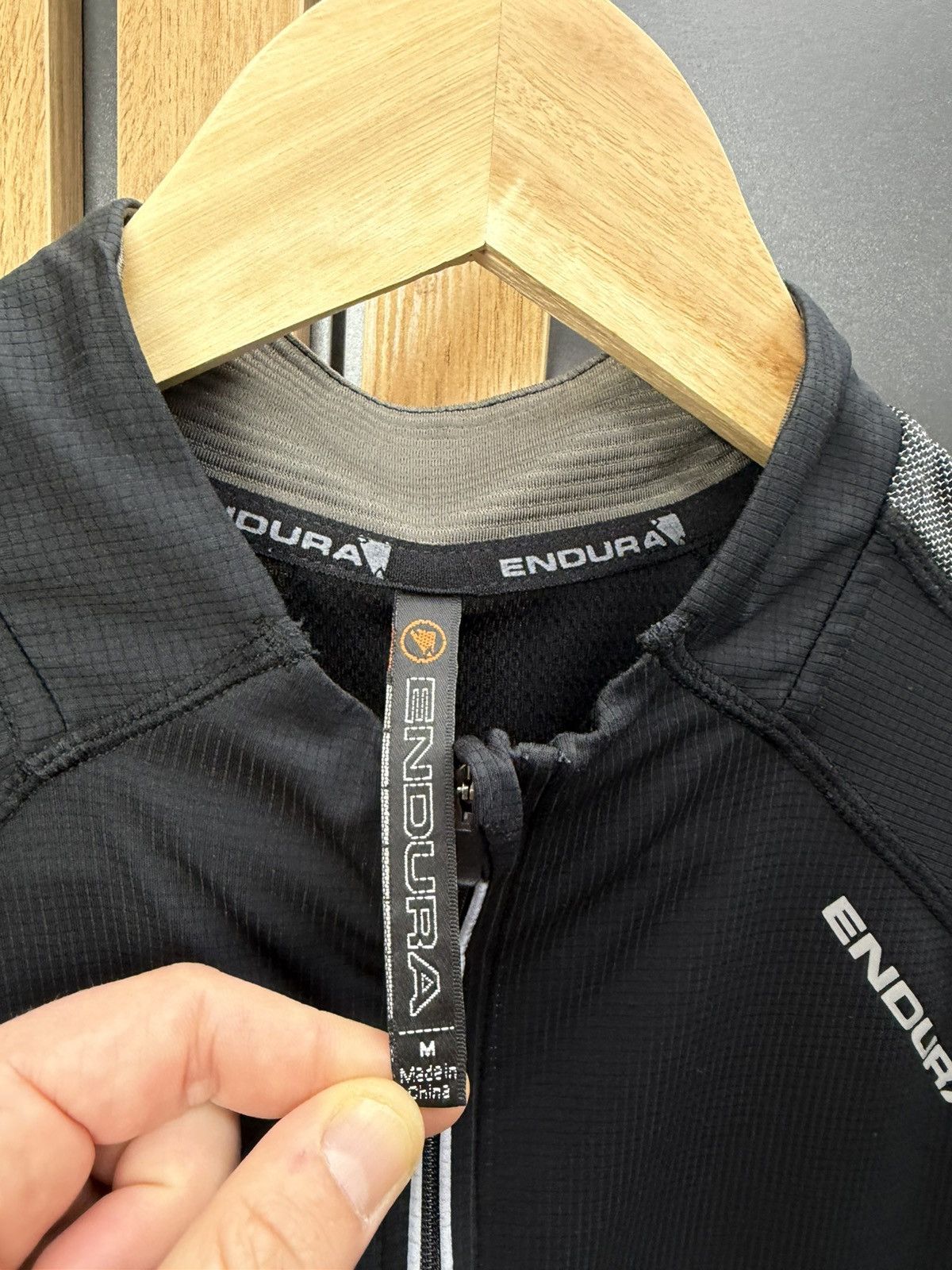 Other Endura Cycling Jersey Half Zip Black Grey Size M Size US M / EU 48-50 / 2 - 6 Thumbnail