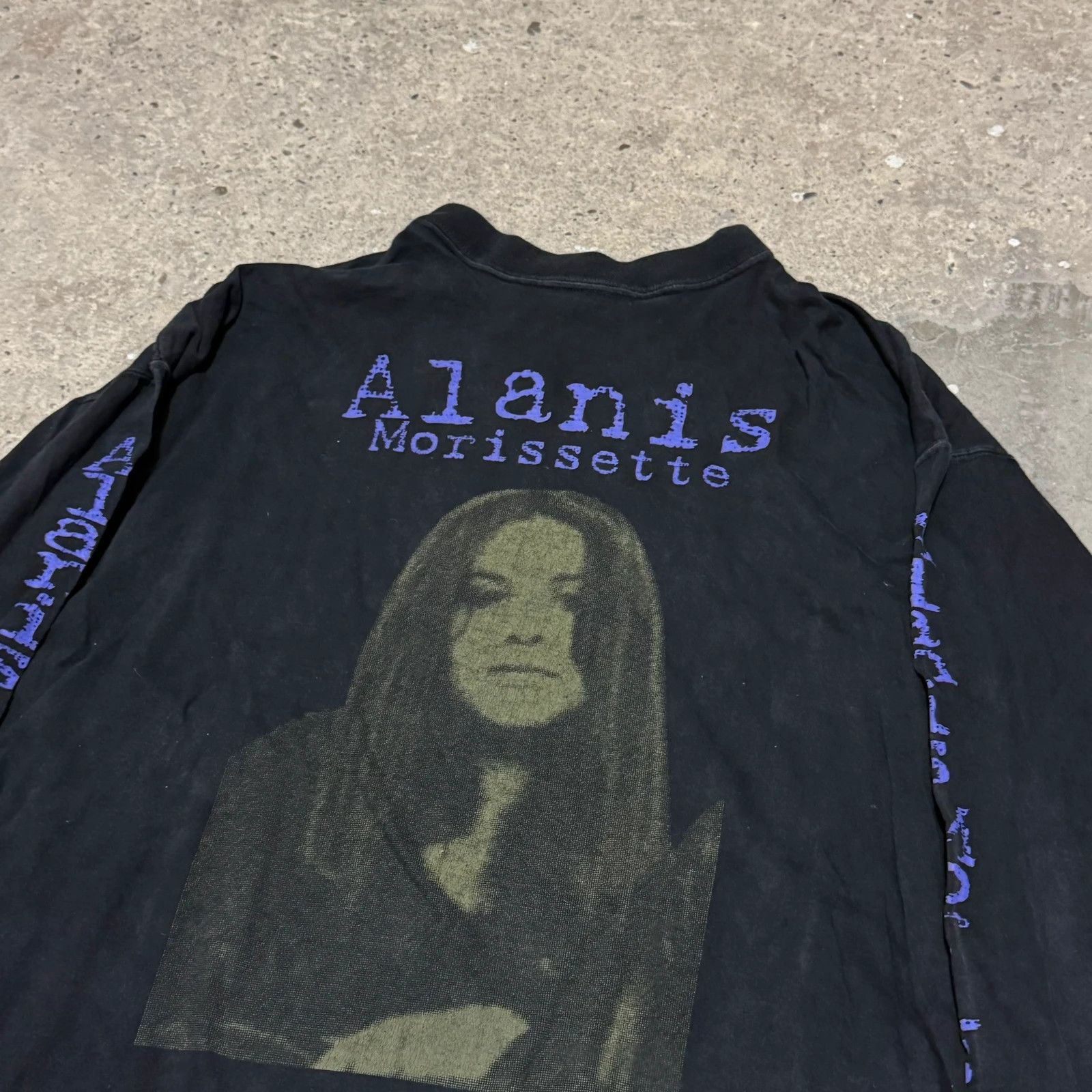 Band Tees Vintage 90s Alanis Morissette longsleeve Size US XL / EU 56 / 4 - 4 Thumbnail