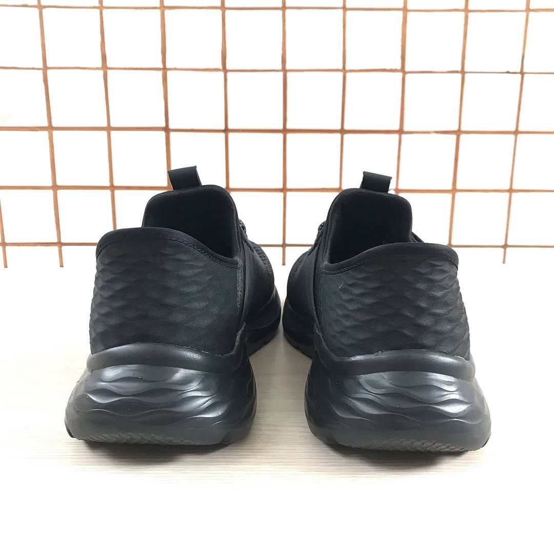 Skechers men’s in black sneakers 210803/BBK GARNER Size 41