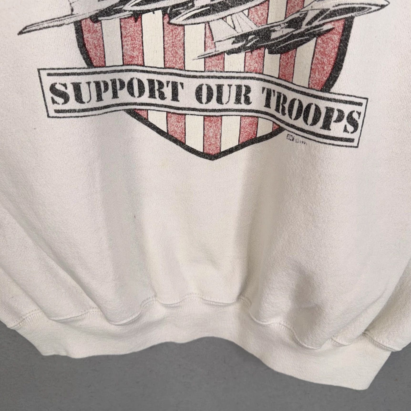 Hanes VINTAGE Hanes Desert Storm Sweatshirt Mens XL White USA 90s Graphic Print Military Patriotics Crew Neck Raglan Long Sleeve Size US XL / EU 56 / 4 - 4 Thumbnail