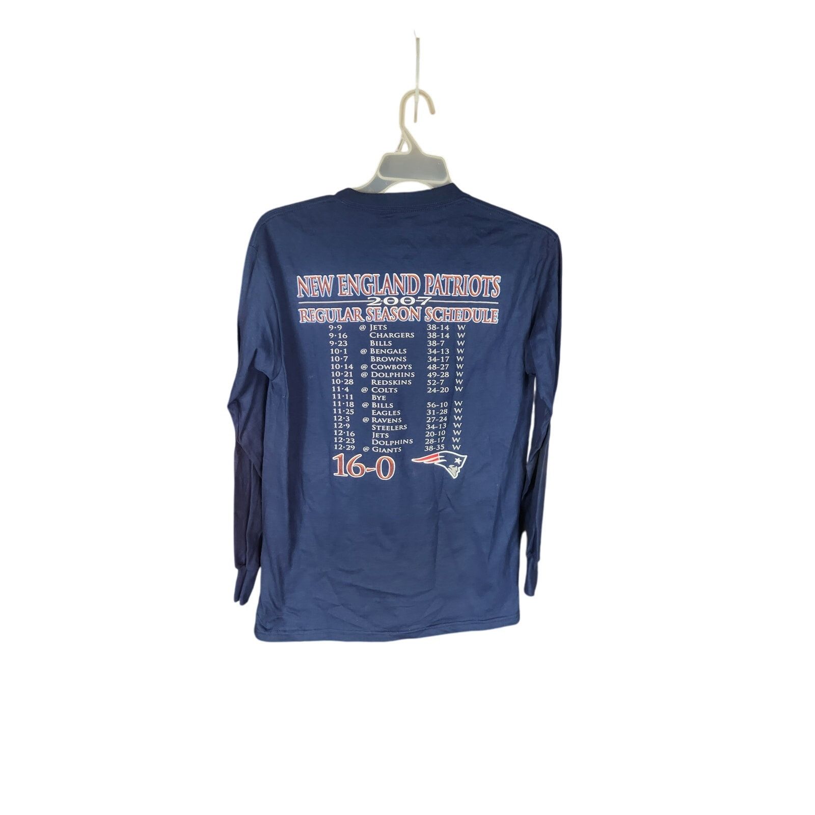 NFL 2007 New England Patriots Undefeated T NWT men's medium Size US M / EU 48-50 / 2 - 2 Thumbnail