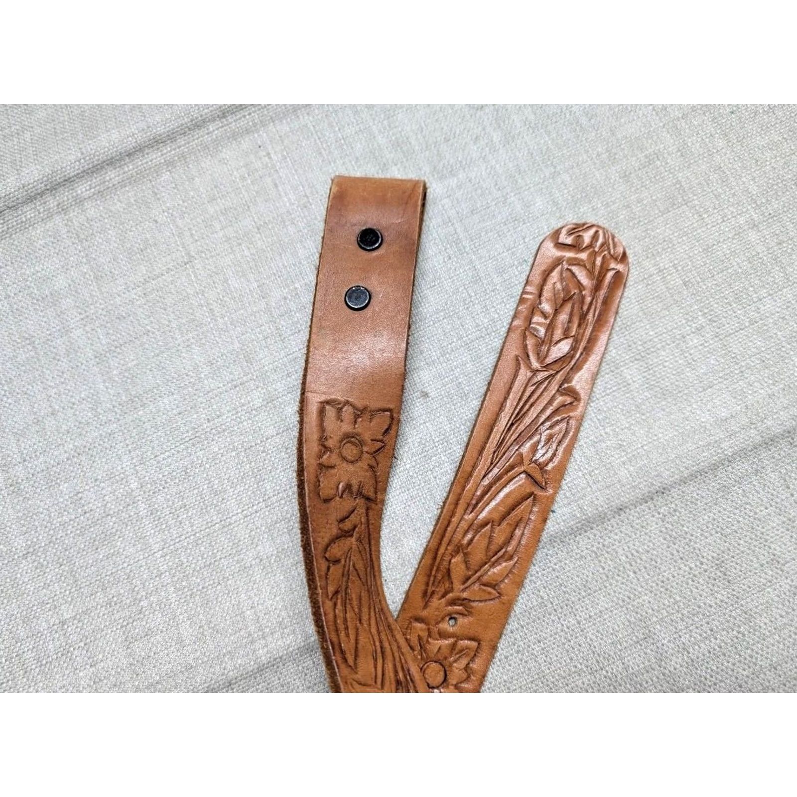 Vintage VINTAGE western belt Men 36 brown floral hand-tooled, handcrafted cowhide leather belt with buckle snaps Hippie 1970's crowd style Mens Size 36 - 4 Thumbnail