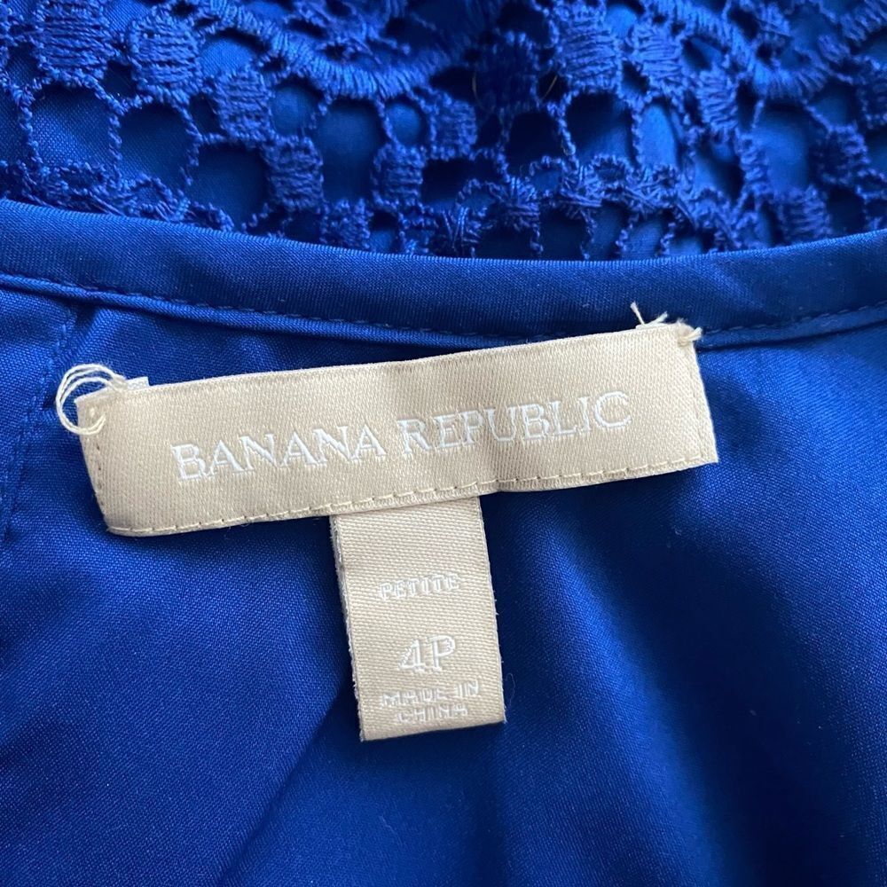 Banana Republic Banana Republic 4P Petite Royal Blue Crochet Lace Top – Line Size S / US 4 / IT 40 - 5 Thumbnail