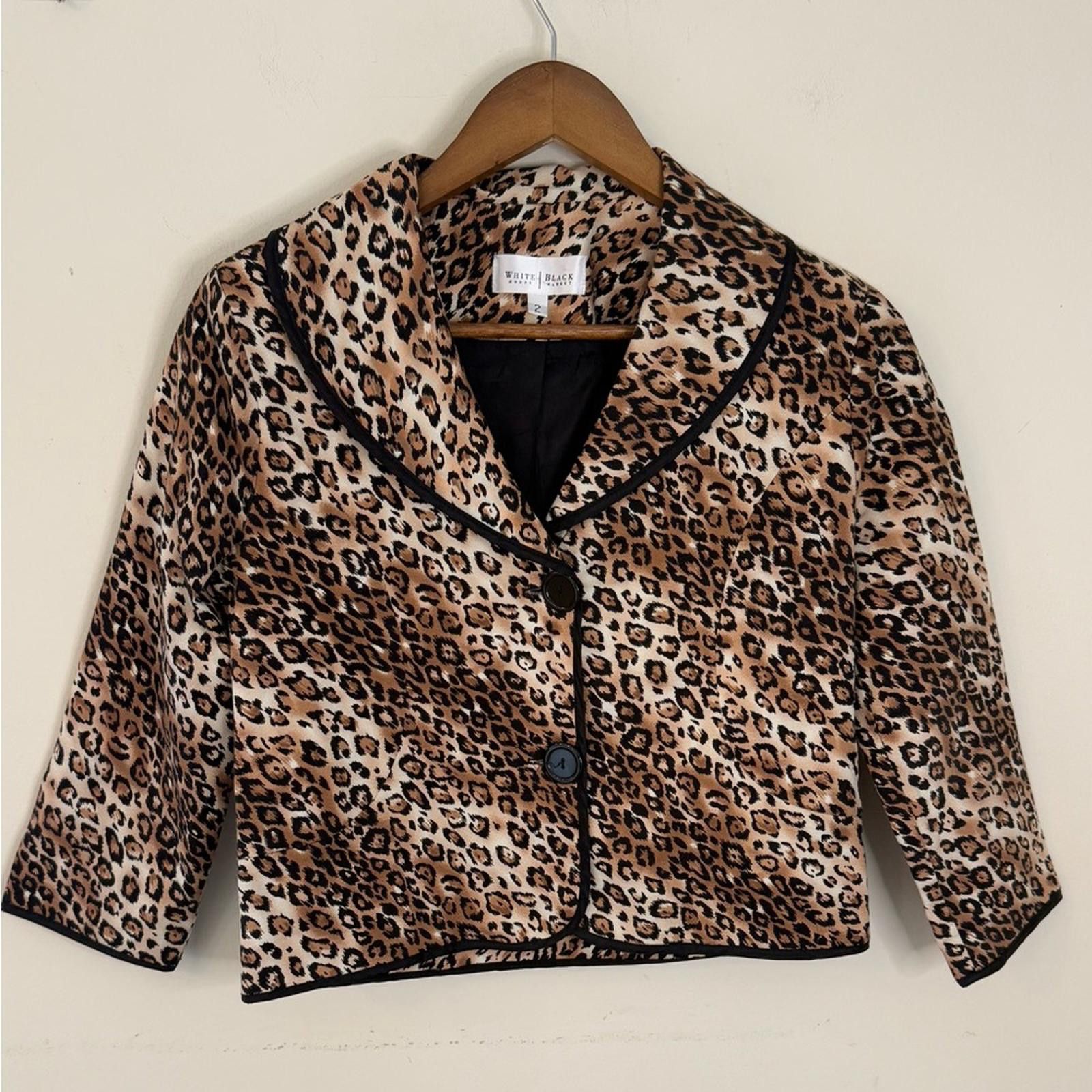 Other White House Black Market crop leopard print blazer SZ 2 Size XS / US 0-2 / IT 36-38 - 1 Thumbnail