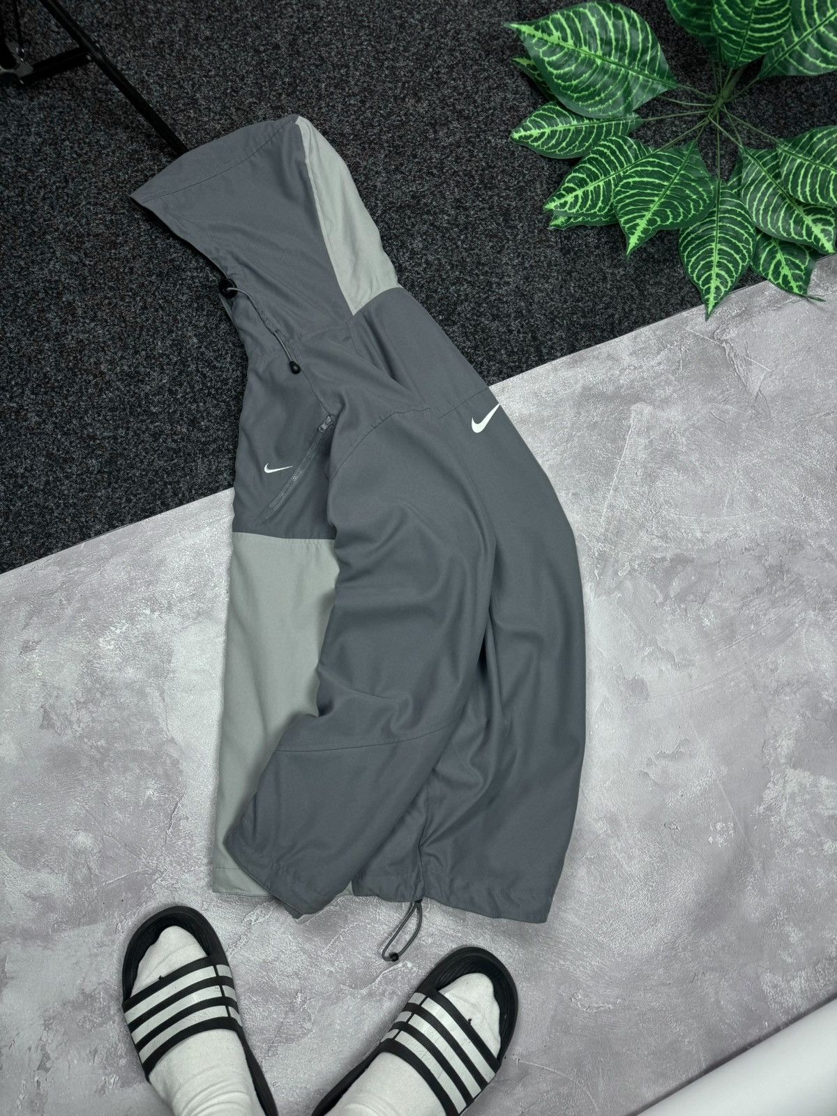Nike Vintage Nike windbreaker with drawstring Y2K Gorpcore style Size US M / EU 48-50 / 2 - 1 Thumbnail