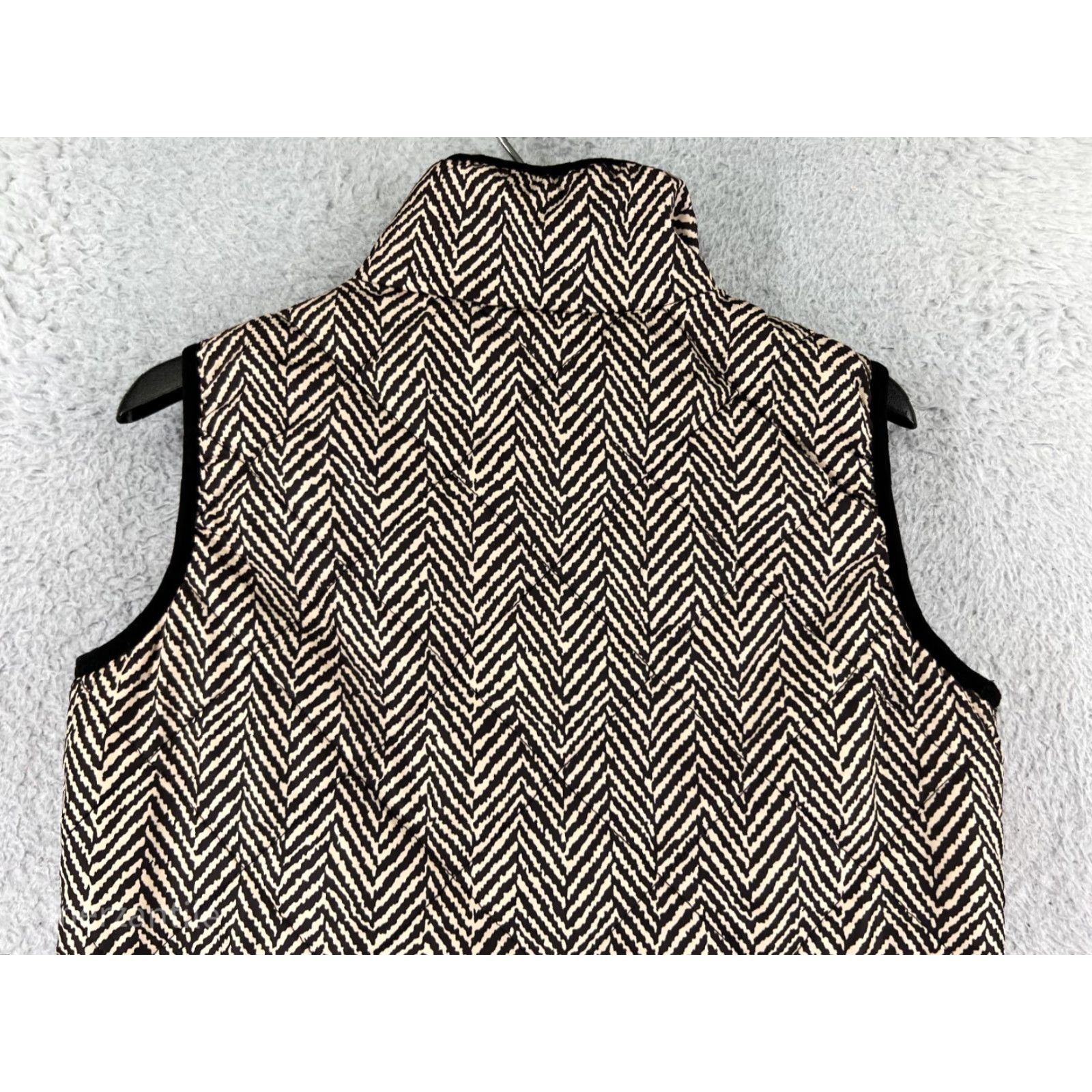 Vintage VINTAGE Fresh Vest Women S Black Beige Chevron Pattern Full Zip Pockets Poly Size S / US 4 / IT 40 - 6 Thumbnail