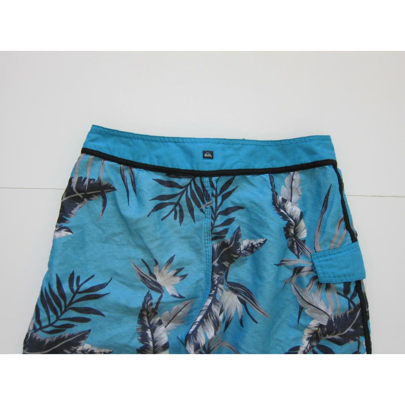 Quiksilver Quiksilver Board Shorts Men Size 30 Blue Black Leaf Floral Beach Surf 100% polyester Short for Surfing Size US 30 / EU 46 - 5 Thumbnail