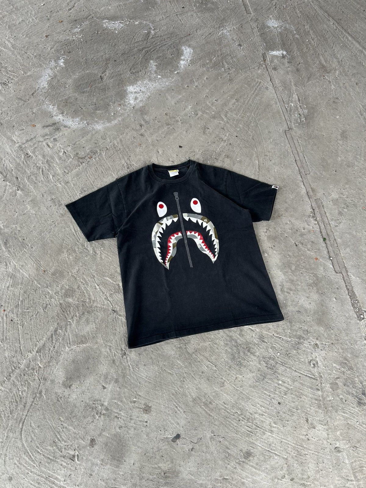 Bape BAPE Graphic Shark Face Half Zip Tee Black L Y2K Size US L / EU 52-54 / 3 - 2 Thumbnail