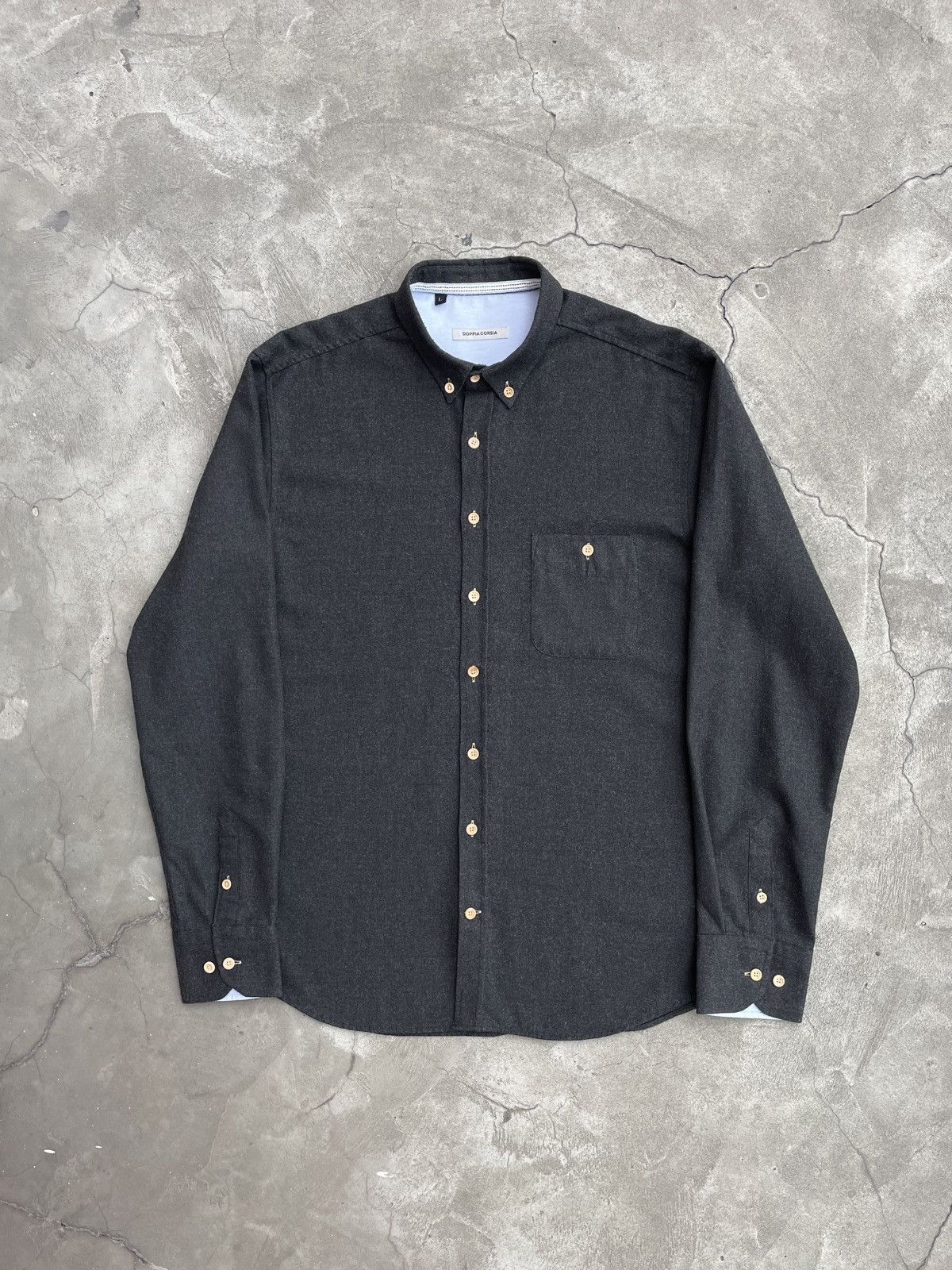 Other Dark, Gray Shirt w/ Wooden Buttons Size US M / EU 48-50 / 2 - 2 Thumbnail