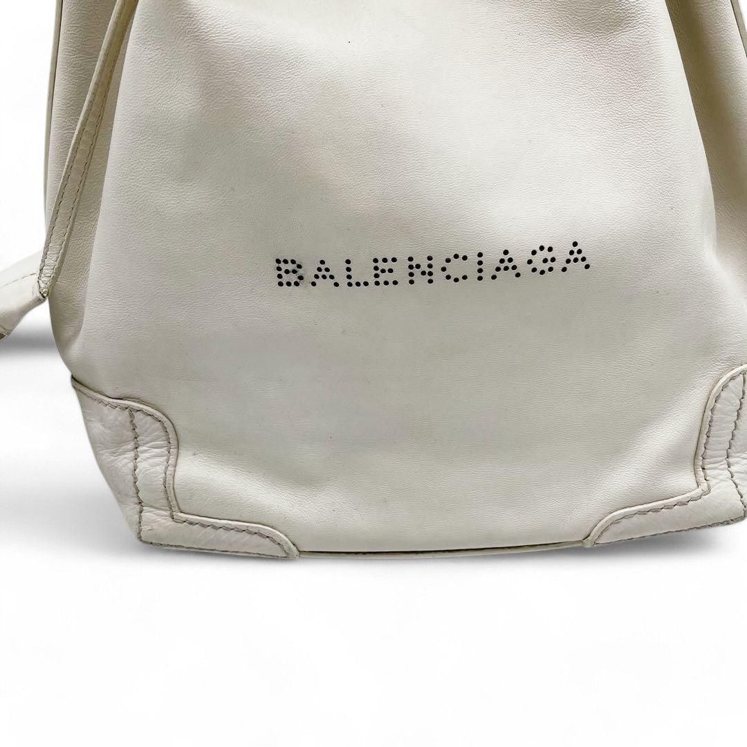 Balenciaga Balenciaga - Bucket Punching Shoulder Bag Drawstring White Size ONE SIZE - 6 Thumbnail
