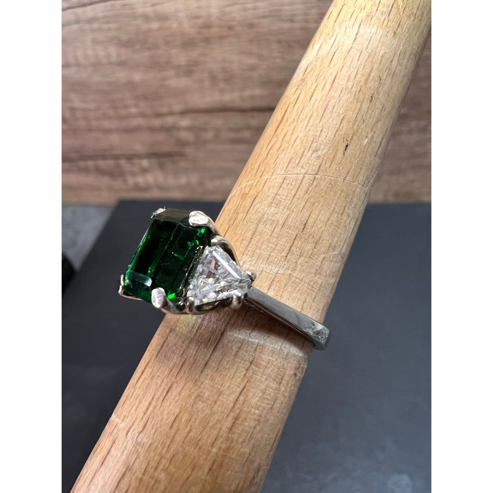Other Vintage synthetic emerald 925 silver ring size 7 Size ONE SIZE - 12 Thumbnail