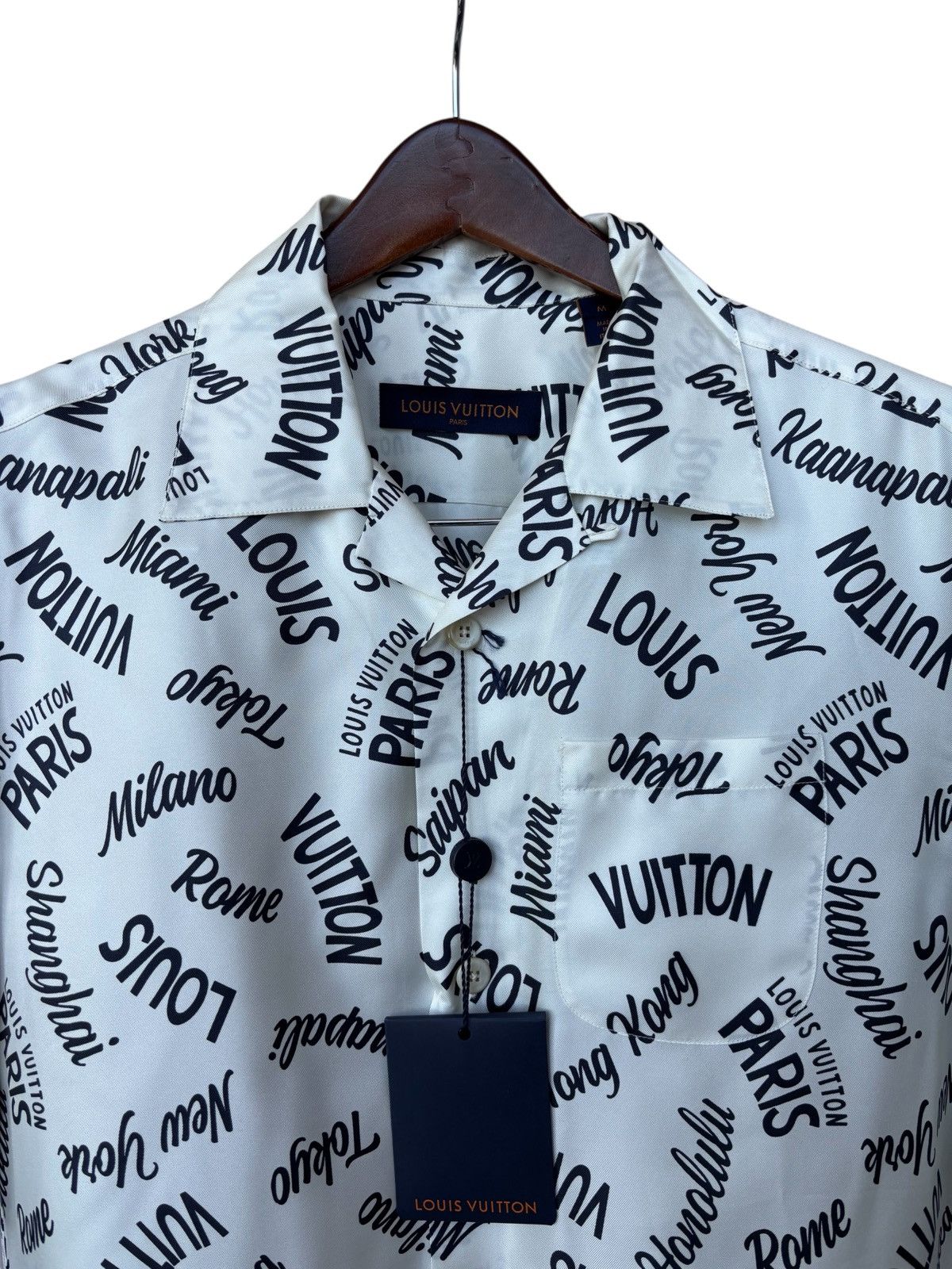 Louis Vuitton Louis Vuitton Cities Silk Shirt Size US M / EU 48-50 / 2 - 3 Thumbnail