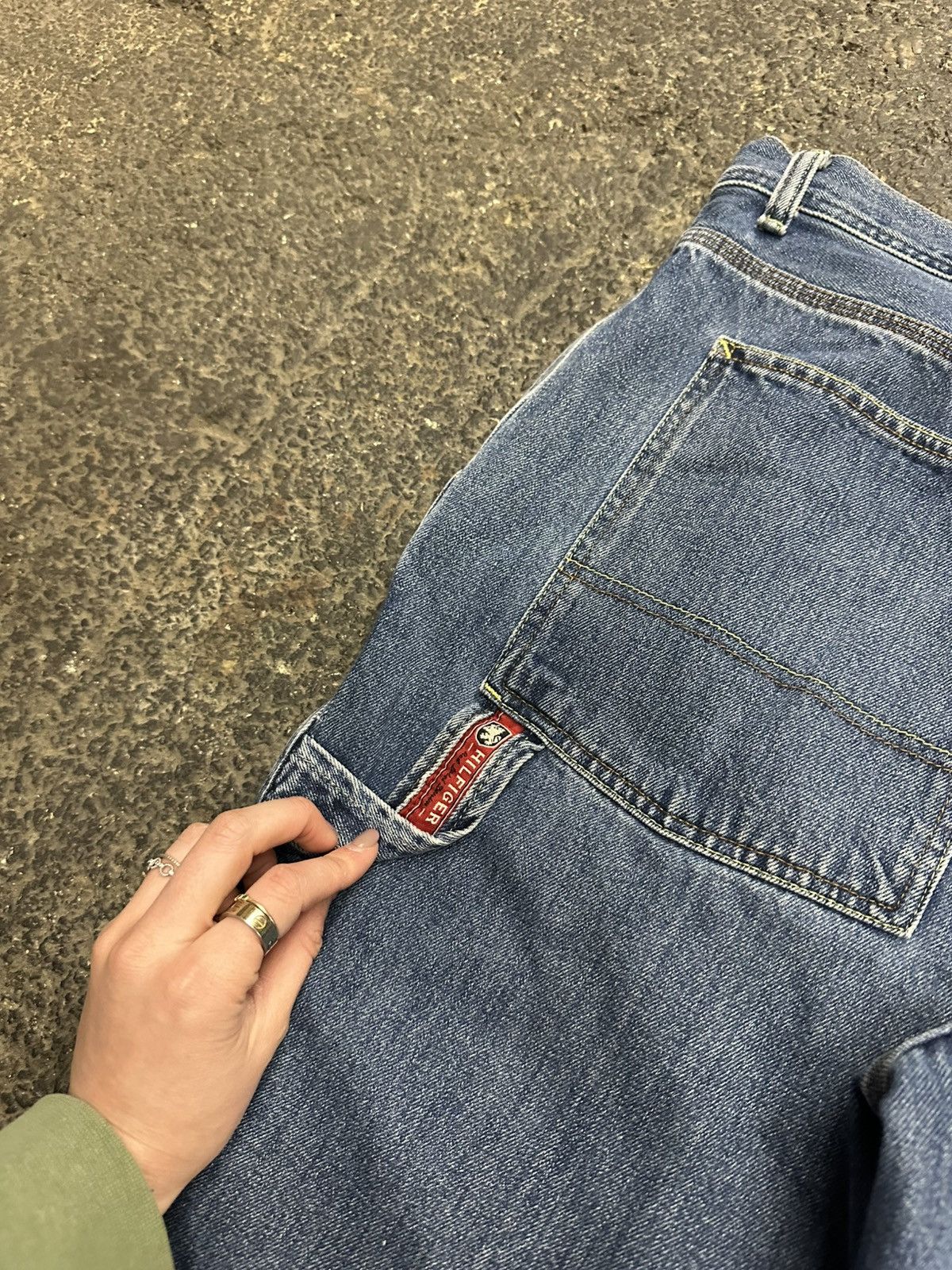 Tommy Hilfiger × Vintage Y2K Tommy cargo jorts Size US 36 / EU 52 - 2 Thumbnail