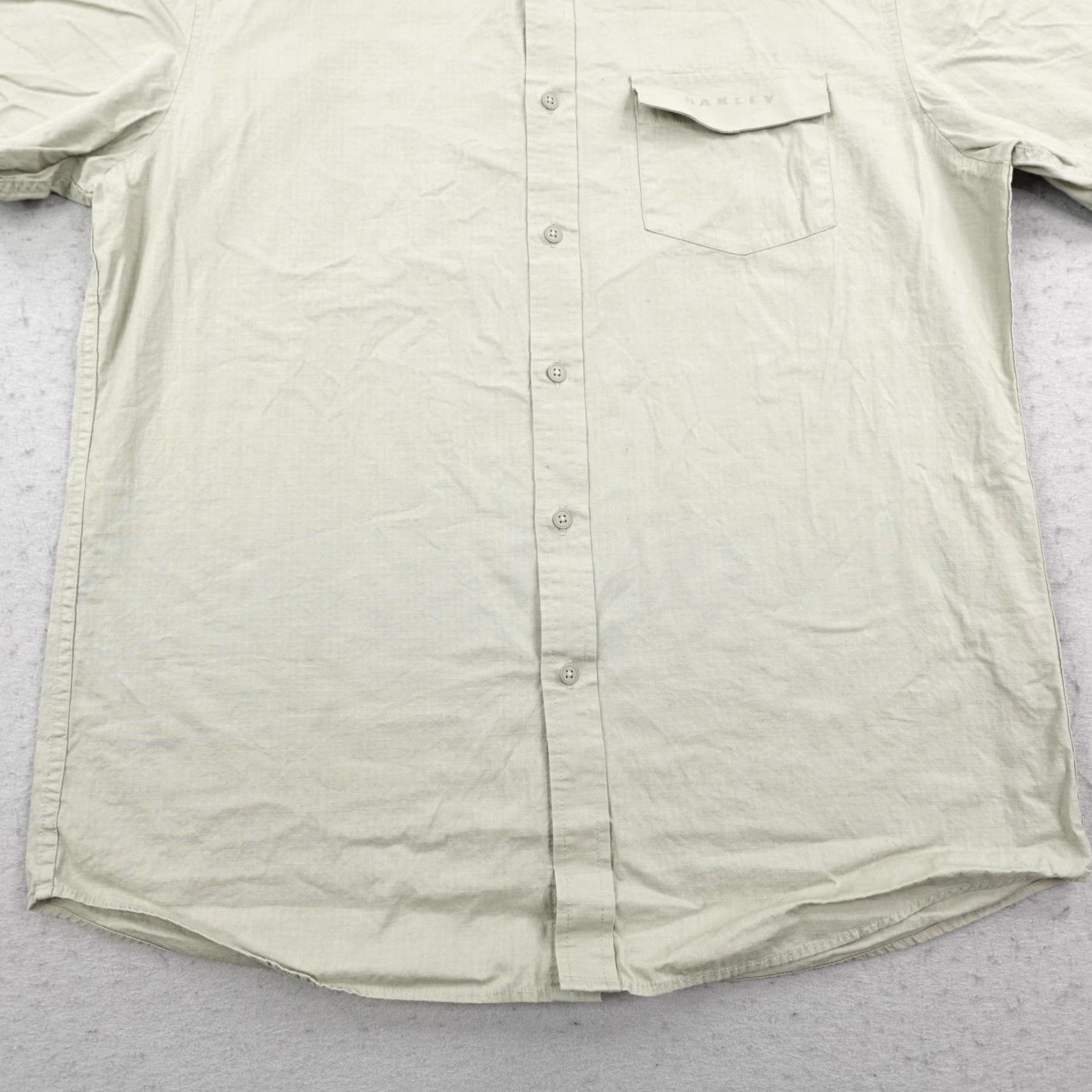 Oakley Oakley Shirt Mens XL Gray Button-Up Short Sleeve Outdoor Ripstop Lightweight Pockets Bre breathable Collar Oxford Size US XL / EU 56 / 4 - 4 Thumbnail