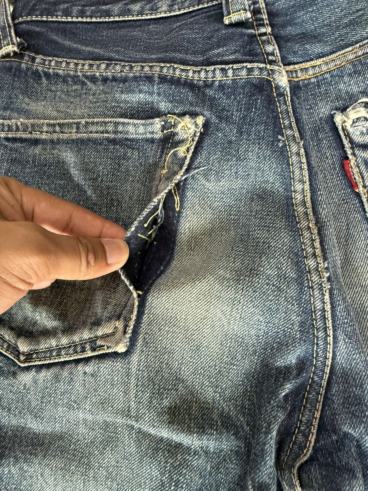 Japanese Brand DENIM PORKY’S JAPAN REDLINE SELVEDGE DISTRESSED JEANS Size US 27 - 16 Thumbnail