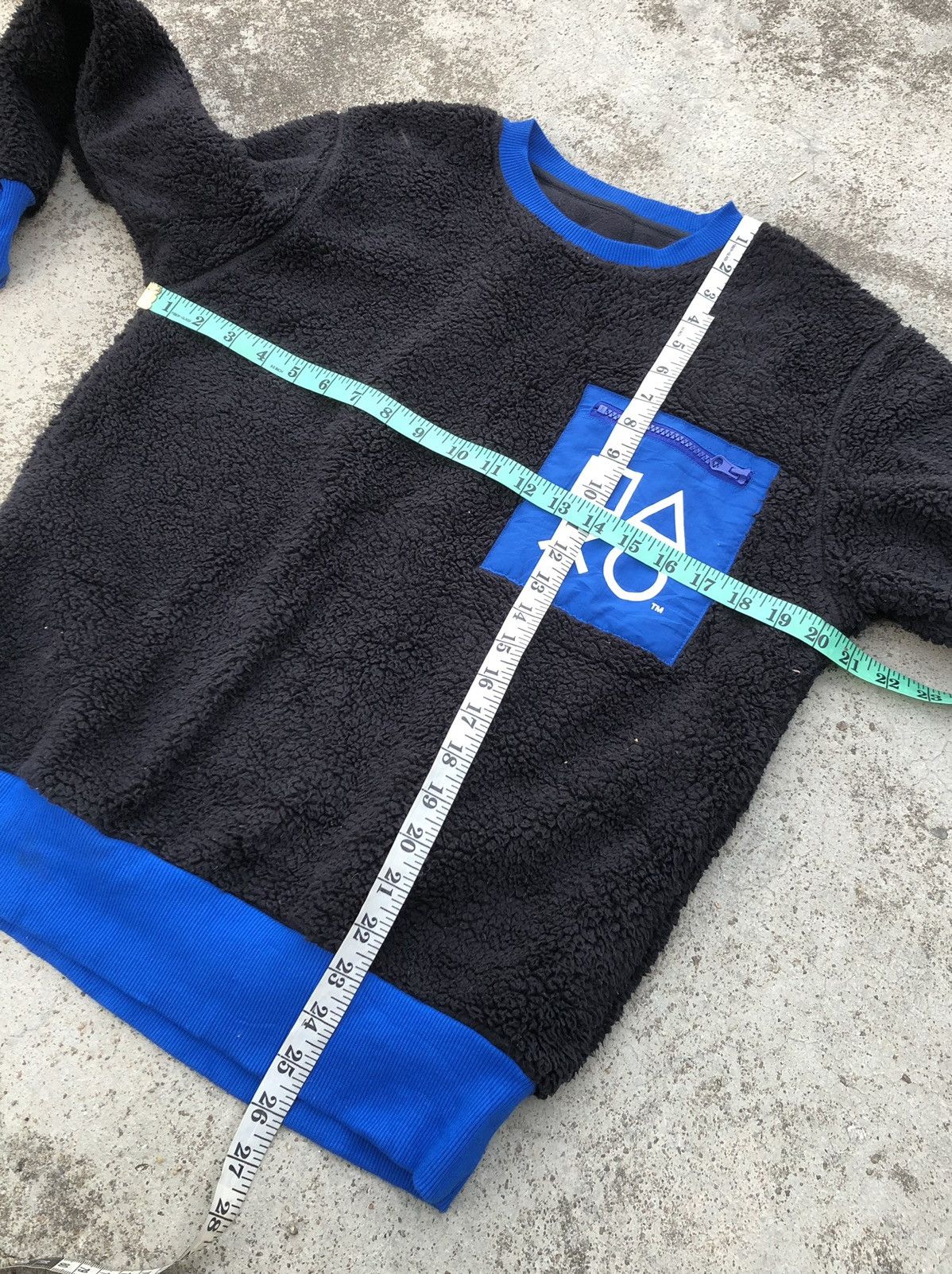 GU FLEECE JUMPER PLAYSTATION X GU JAPAN Size US M / EU 48-50 / 2 - 6 Thumbnail