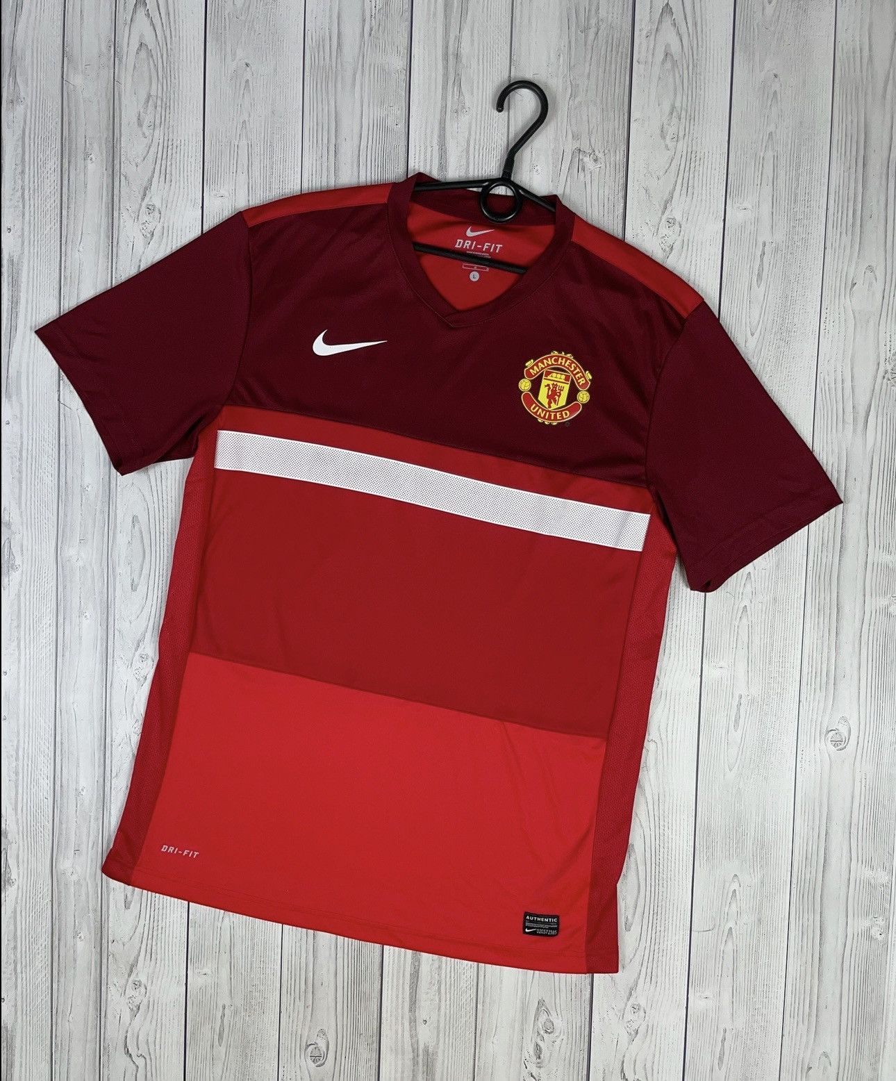 Nike Vintage Manchester United soccer jersey size L logo rare Size US L / EU 52-54 / 3 - 1 Thumbnail