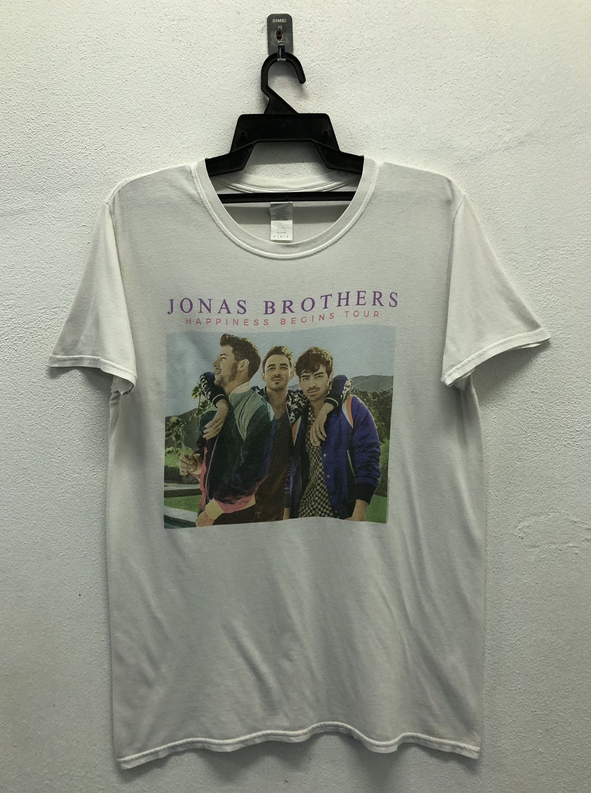Band Tees Jonas Brothers Happiness Begins Tour 2019 T-Shirt Size US M / EU 48-50 / 2 - 1 Thumbnail