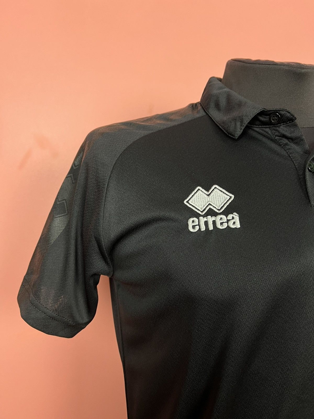 Errea Soccer jersey errea ittihad football Size US M / EU 48-50 / 2 - 3 Thumbnail