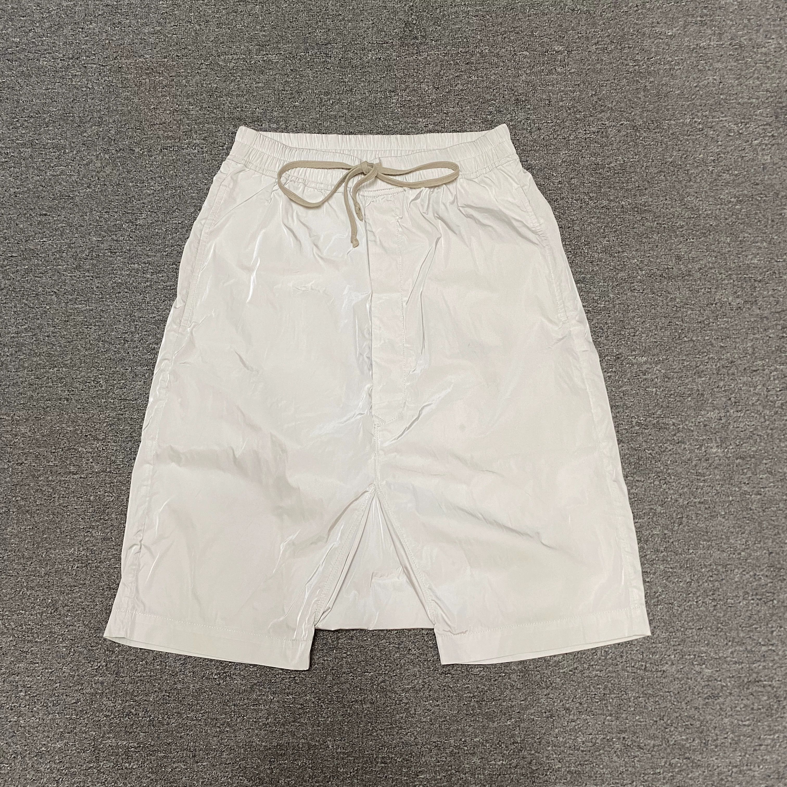 Rick Owens RICK OWENS Main Line Smooth Fabric Shorts Size US 36 / EU 52 - 1 Thumbnail