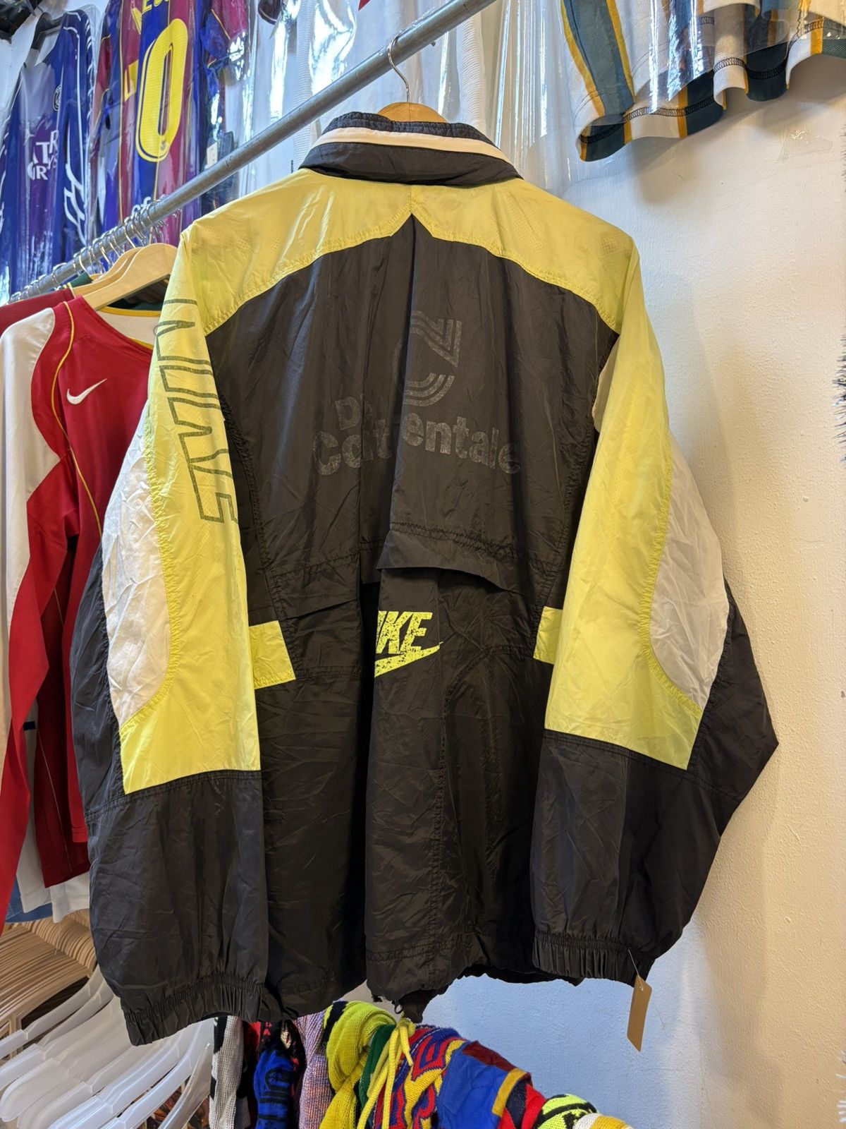Nike Rare Vintage Borussia Dortmund Tracksuit Size US XL / EU 56 / 4 - 4 Thumbnail