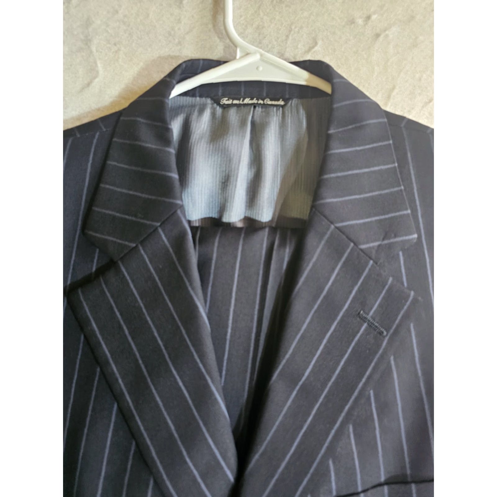 Jack Victor VINTAGE Jack Victor Classic Estrato Super 110's 2pc Suit Navy Pin Striped Wool 42L 34x30 Mens Size 44R - 4 Thumbnail