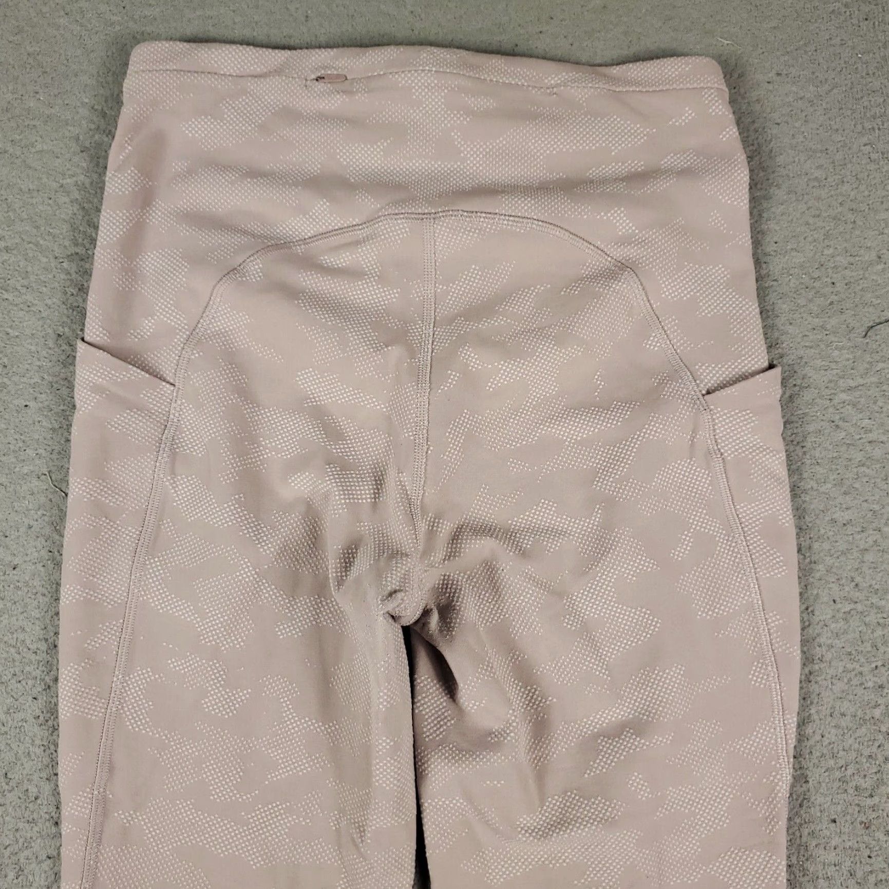 Lululemon VINTAGE Lululemon Capri Leggings Womens Size 6 Pink Camouflage Activewear Athleisure Size 28" / US 6 / IT 42 - 6 Thumbnail