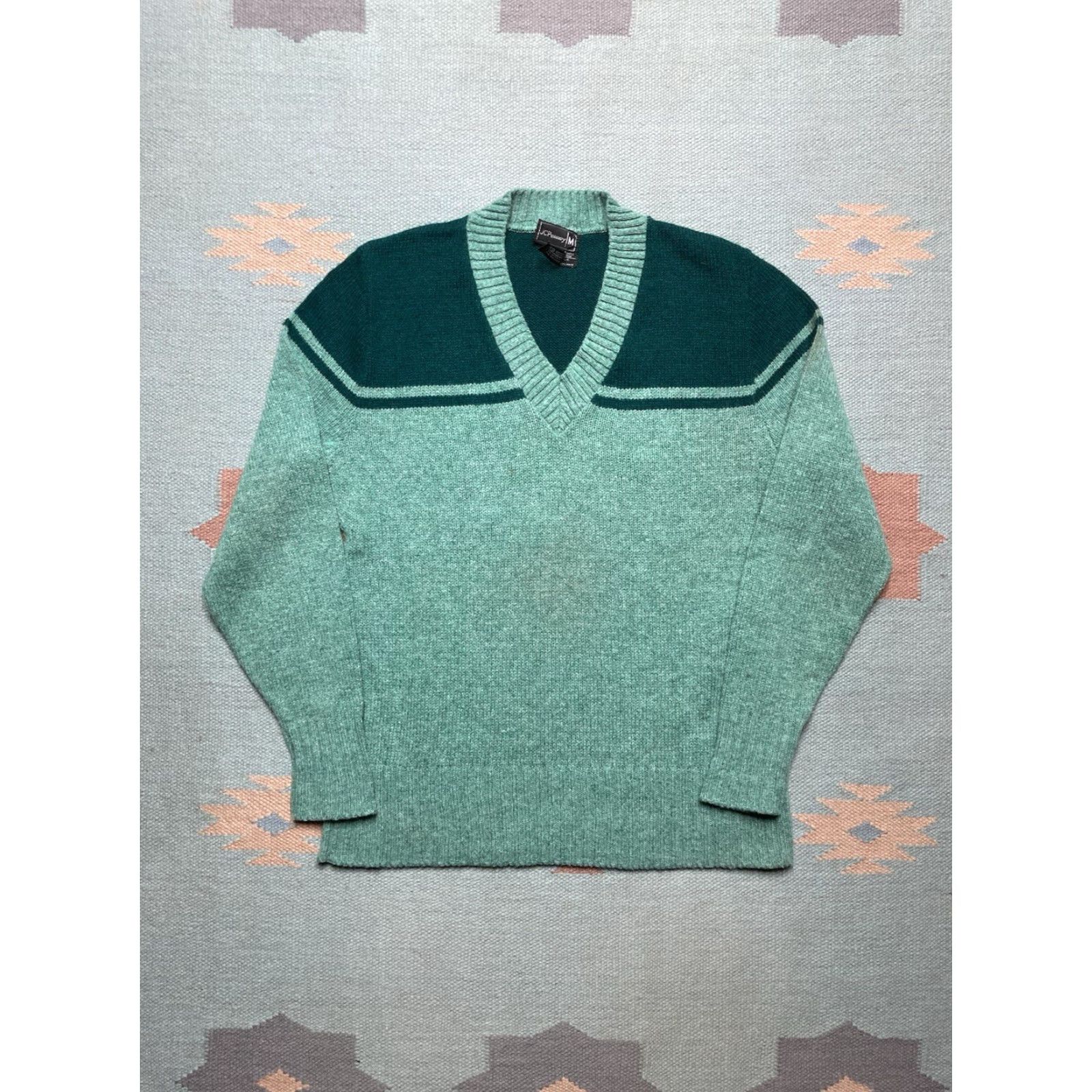 JCPenney VINTAGE 70s acrylic knit sweater JCPenney two tone green v neck adult medium Size US M / EU 48-50 / 2 - 2 Thumbnail