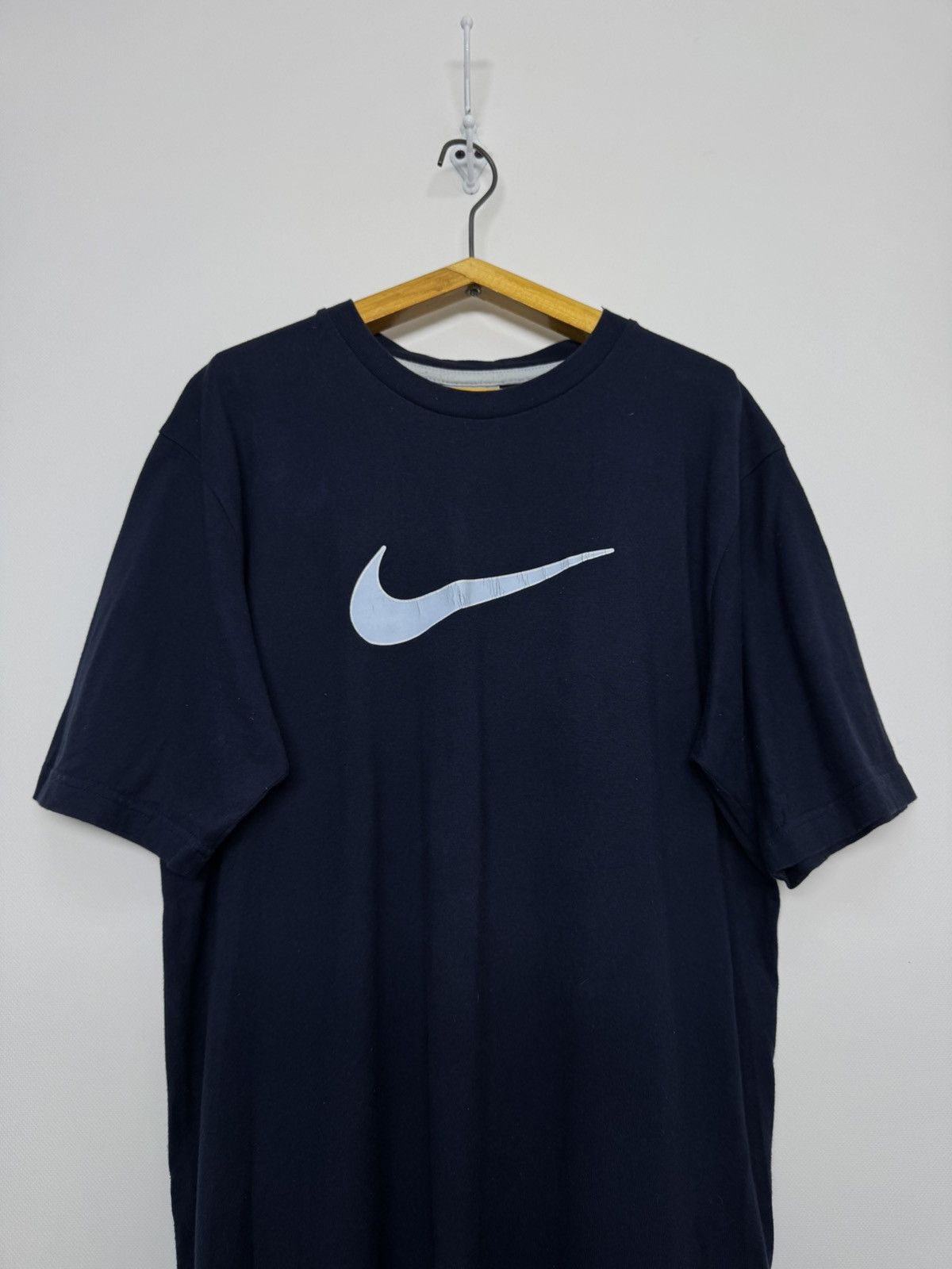 Nike Vintage Nike Center Swoosh T Shirt Tee Big Logo Spellout Y2K Size US L / EU 52-54 / 3 - 3 Thumbnail