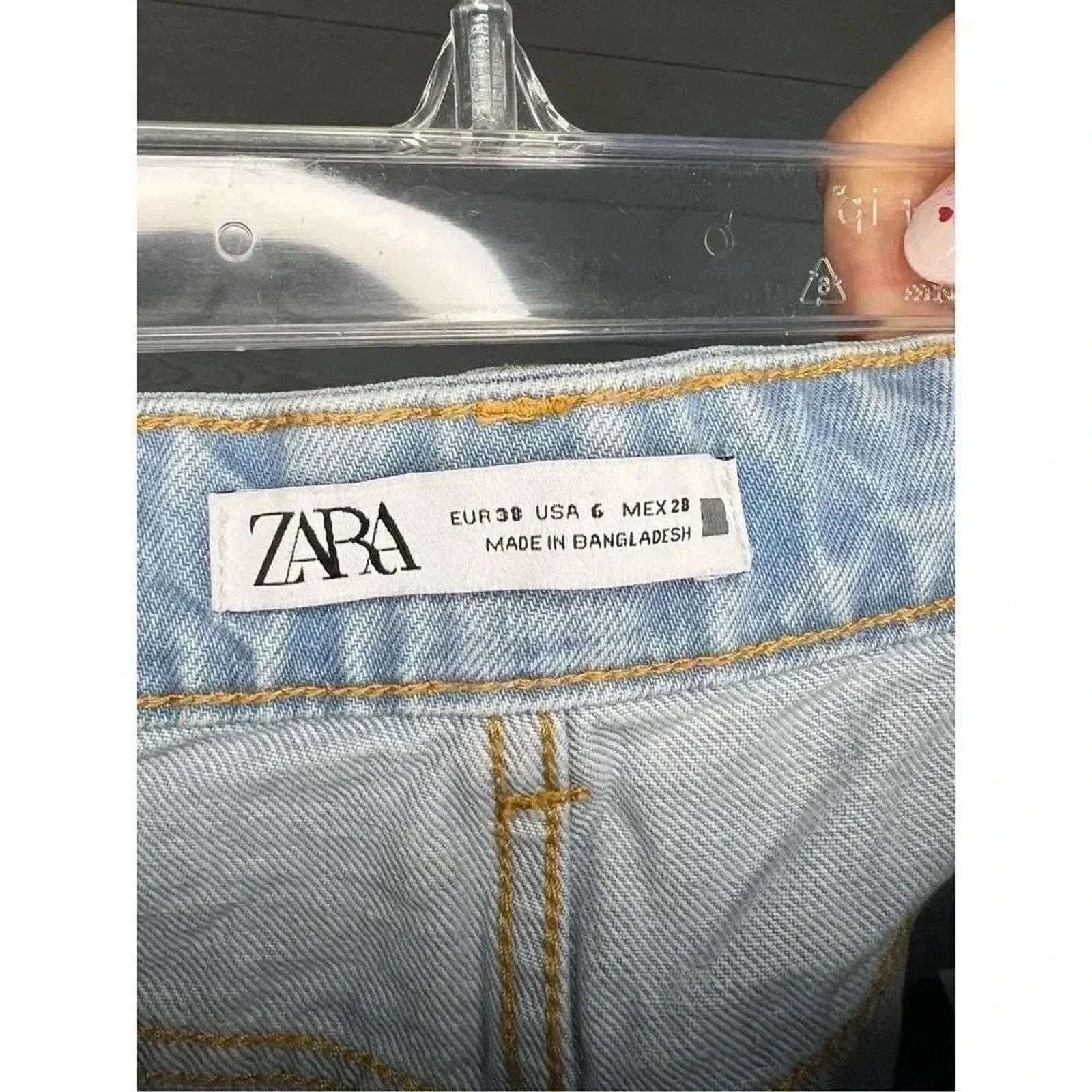 Zara ZARA high waist ripped light wash denim shorts Size 6 Size 28" / US 6 / IT 42 - 4 Thumbnail