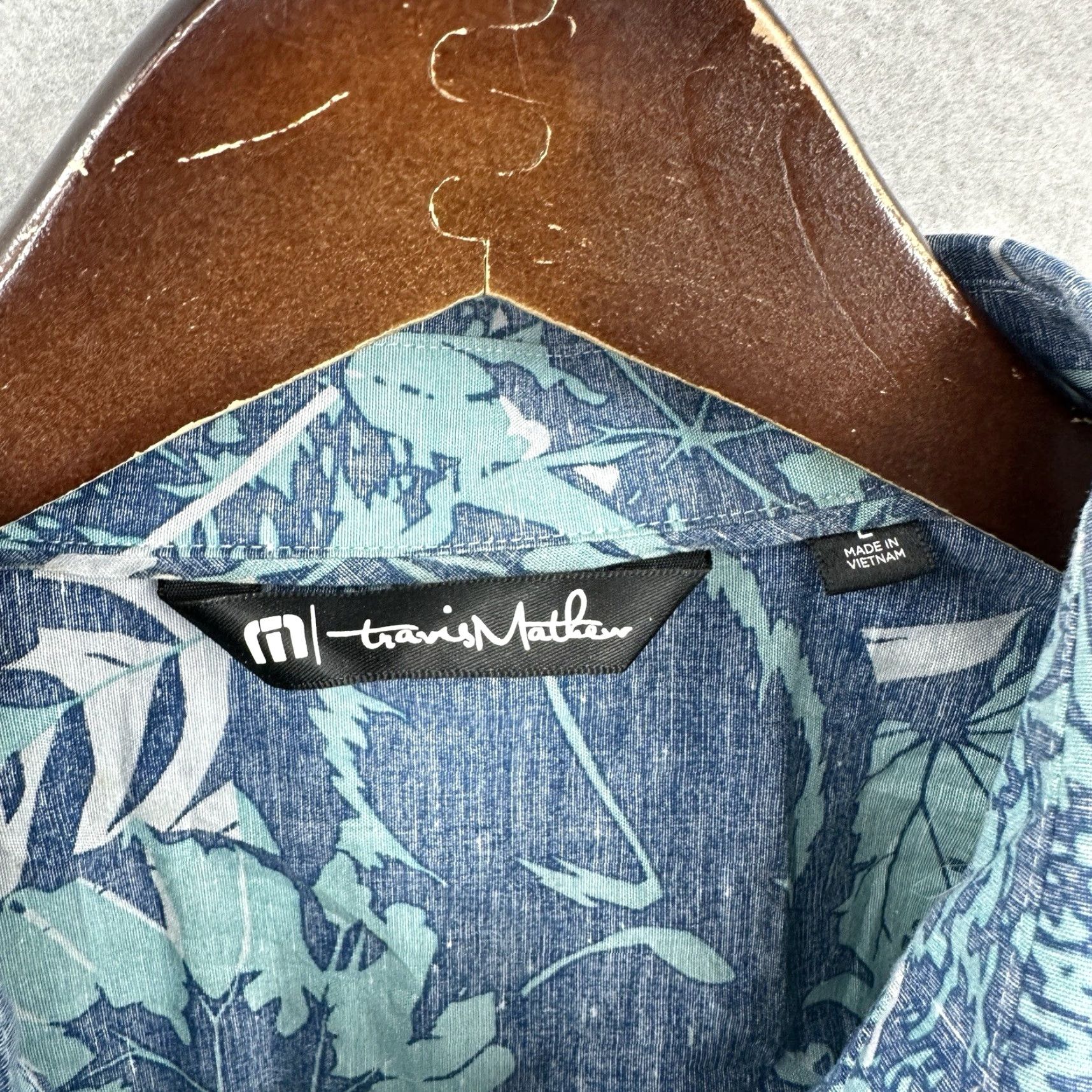 TravisMathew Travis Mathew Shirt Mens Large Blue Short Sleeve Hawaiian Floral Reverse Weave Shirt Mens Large Blue Hawaiian Floral Print Button-Up 90s Theme Mens Size US L / EU 52-54 / 3 - 5 Thumbnail
