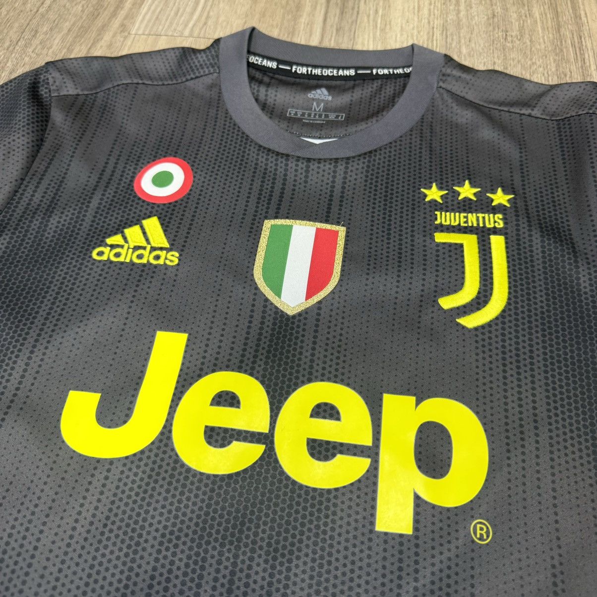 Adidas Juventus 18/19 away shirt #8 Marschisio Size US M / EU 48-50 / 2 - 3 Thumbnail