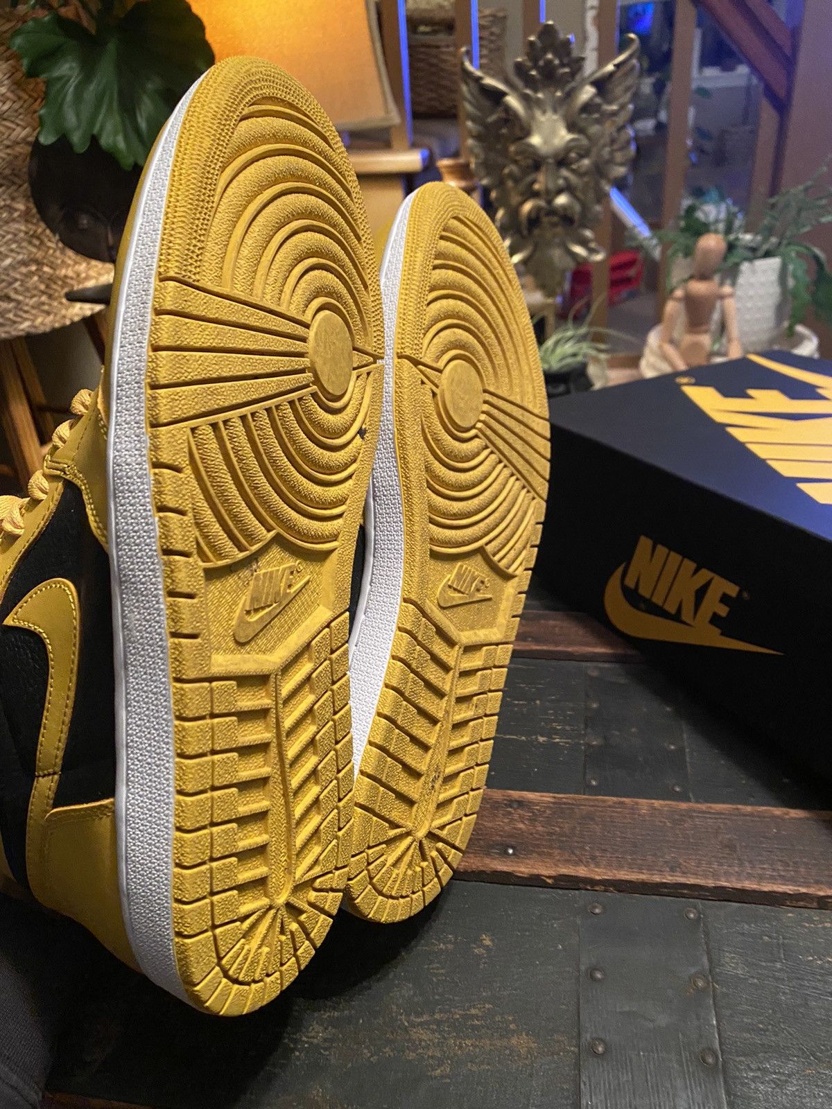 Jordan Brand × Nike Air Jordan retro 1 “pollen” 11M Size US 11 / EU 44 - 5 Thumbnail