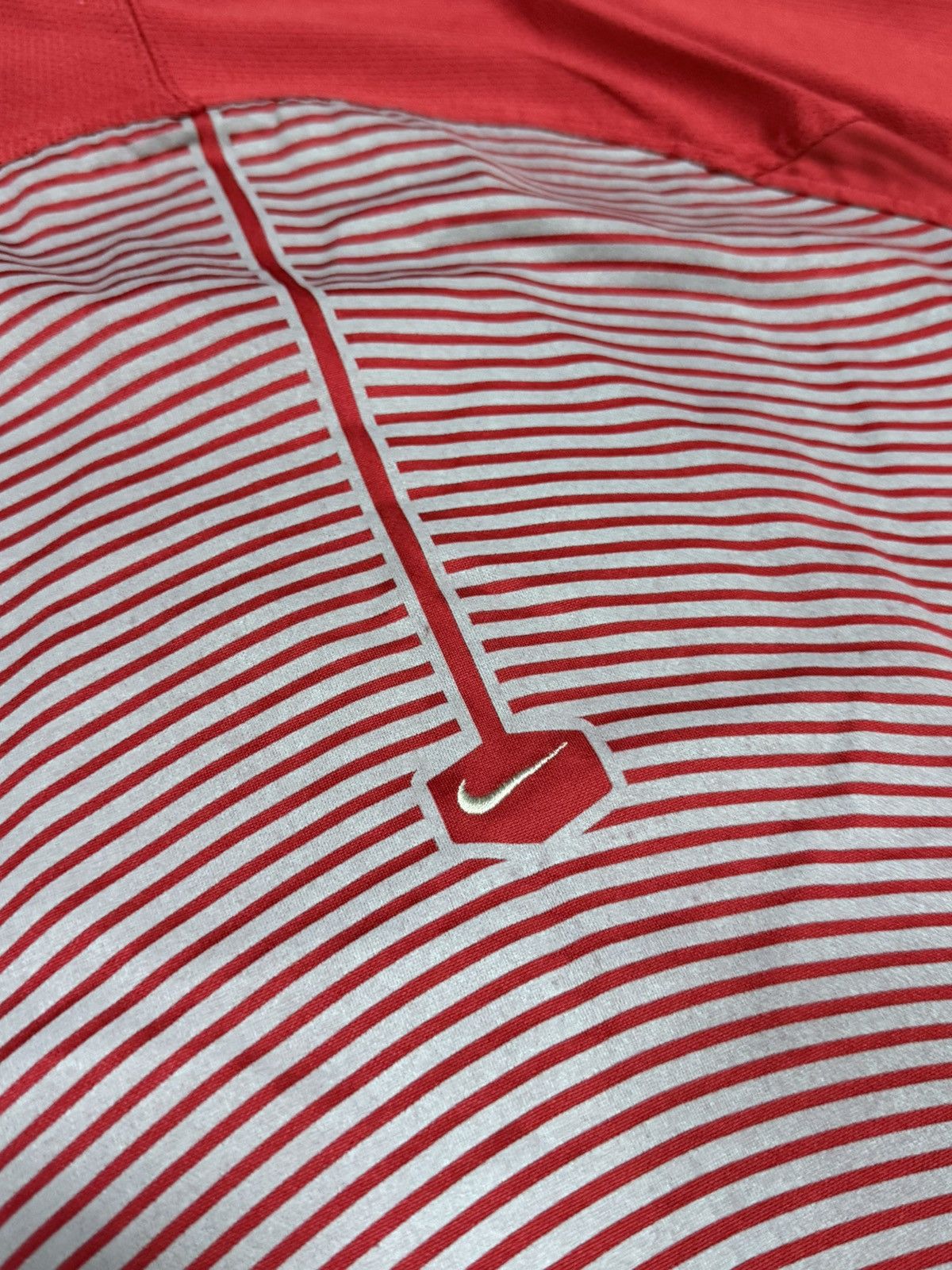 Nike Nike TN vintage tee shirt waves stripes nylon Size US L / EU 52-54 / 3 - 2 Thumbnail