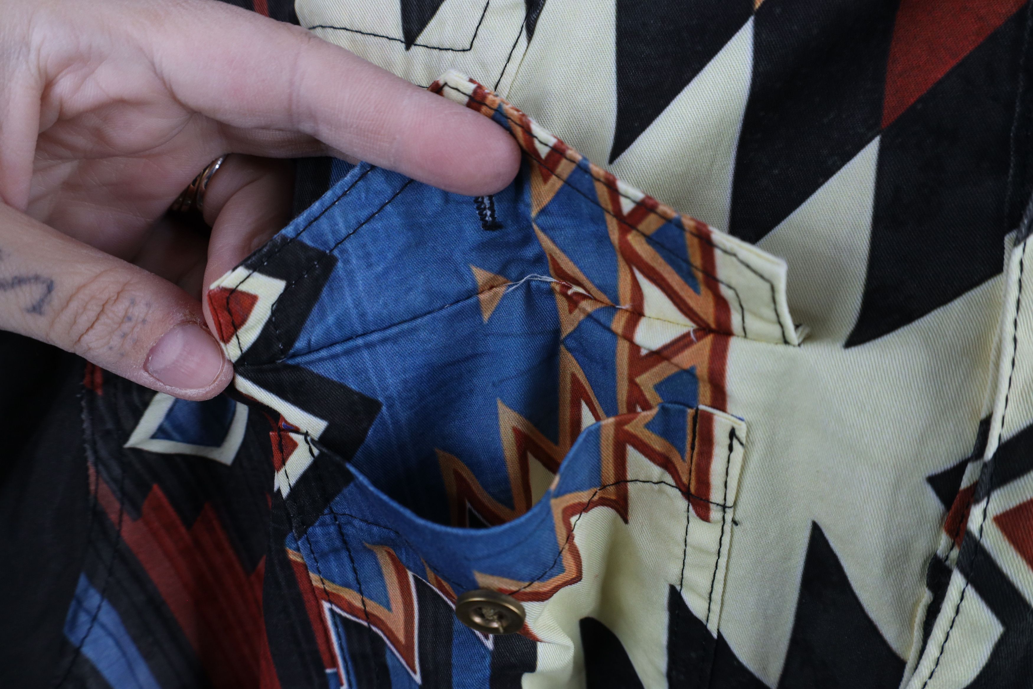 Vintage Vintage 90s Streetwear Rainbow Western Fiesta Button Shirt Size US M / EU 48-50 / 2 - 4 Thumbnail