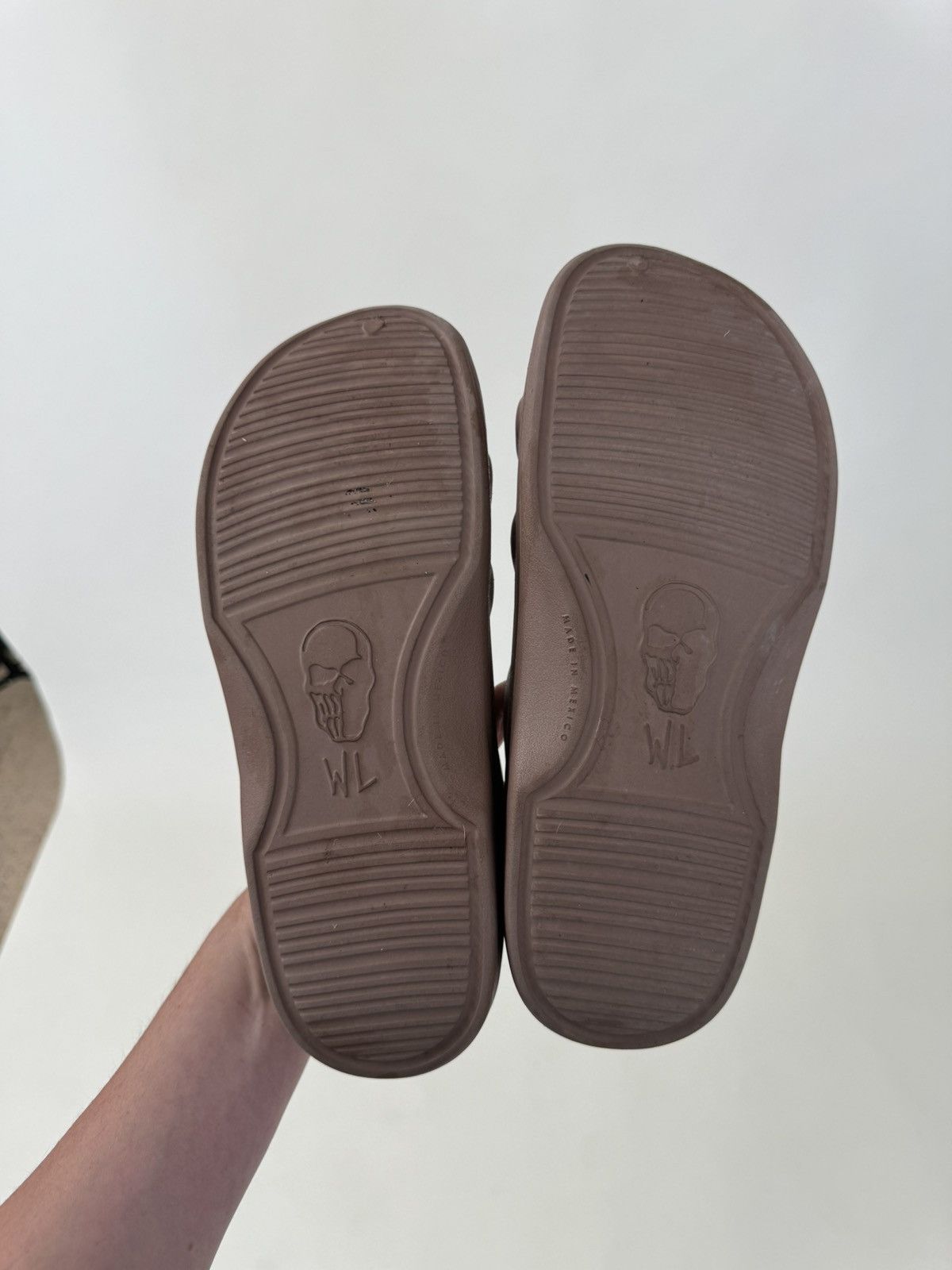 Warren Lotas Warren Lotas Obligatory Skull Slides 13 Size US 13 / EU 46 - 8 Thumbnail