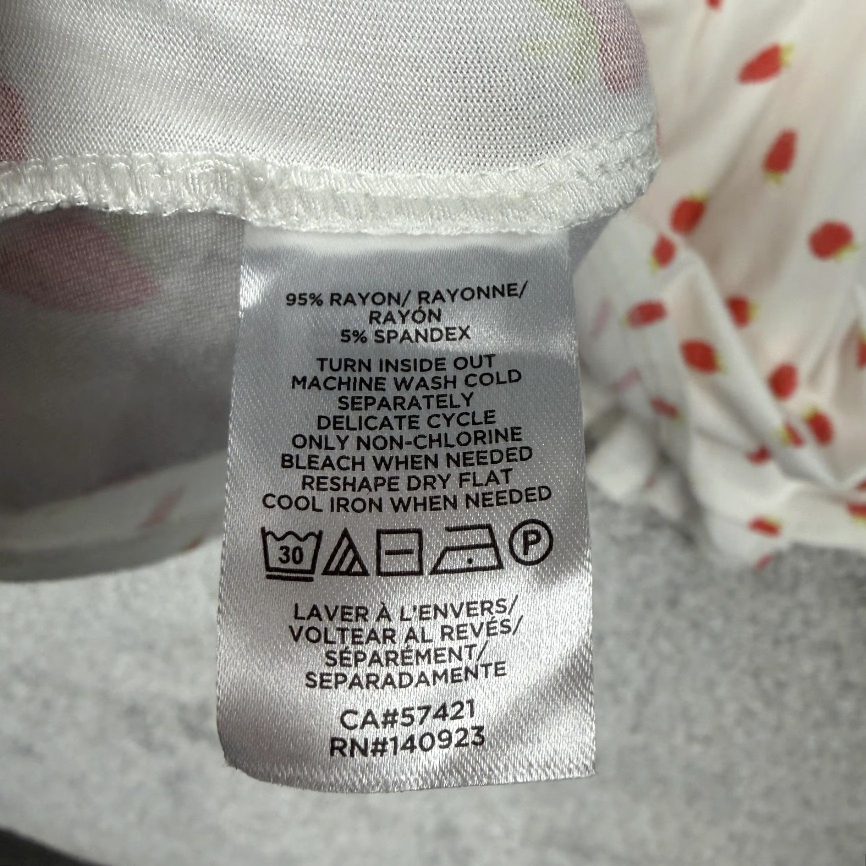 Loft LOFT Outlet Sleep Cami Pajama Top Women M White Strawberry Print Coquette Cottagecore Kawaii Nature Graphic Print Size M / US 6-8 / IT 42-44 - 6 Thumbnail