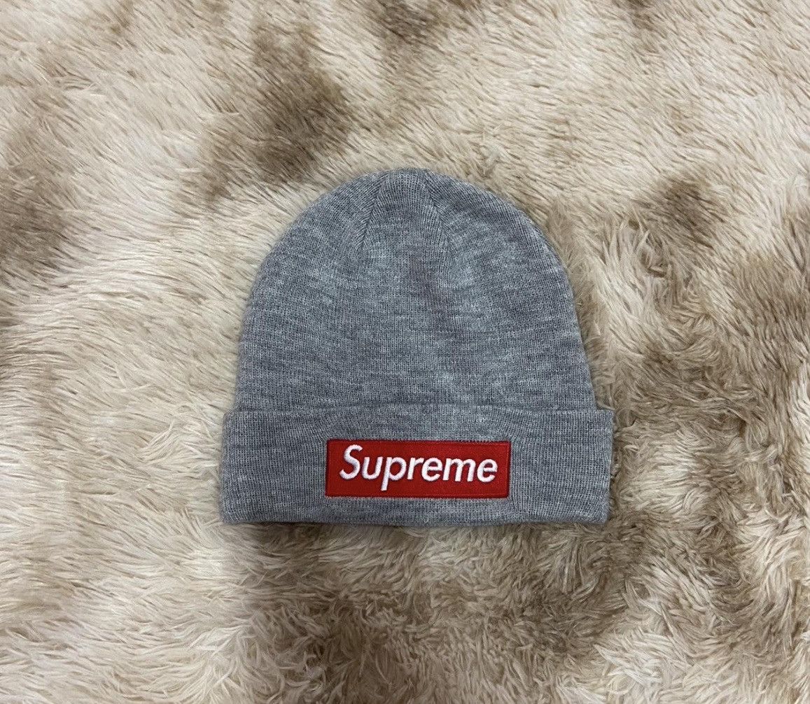 New Era × Supreme Supreme New Era box logo grey & red world famous beanie Size ONE SIZE - 2 Thumbnail