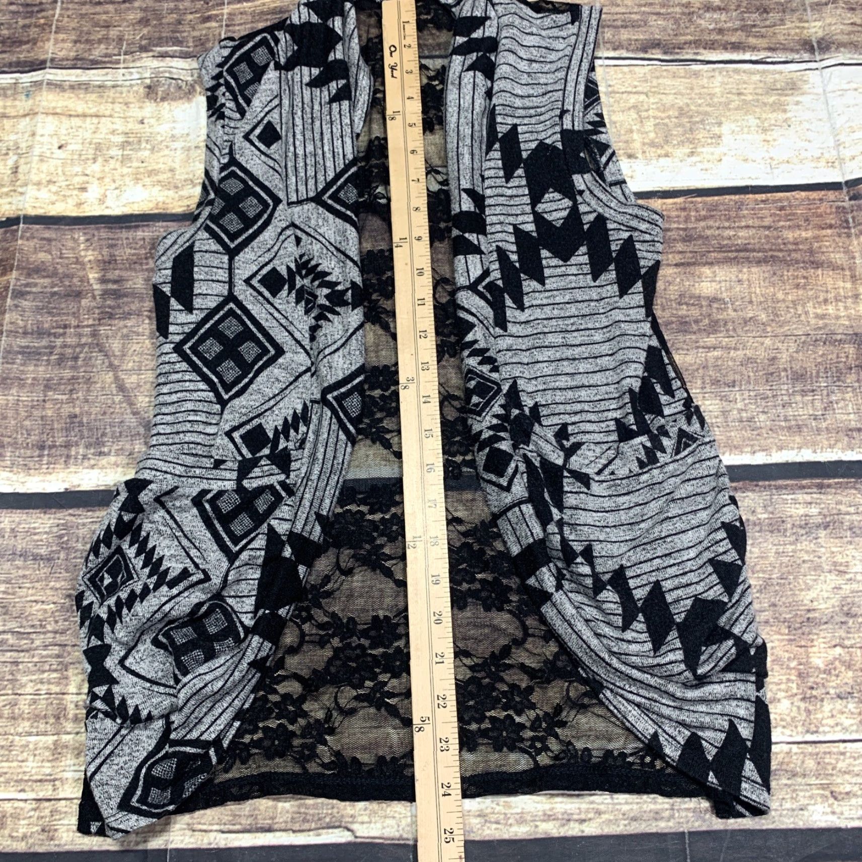 Vintage Womens Cardigan Sleeveless Open Knit Black Gray Lace Back Size Small 2 Pockets Size S / US 4 / IT 40 - 6 Thumbnail