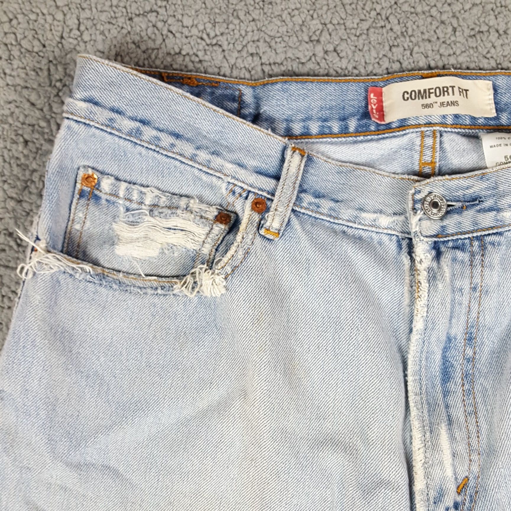 Levi's VINTAGE Levi's 560 Comfort Fit Tapered Denim Jeans Men's Size 36x32 Distressed Blue 90s Grunge Size US 36 / EU 52 - 5 Thumbnail