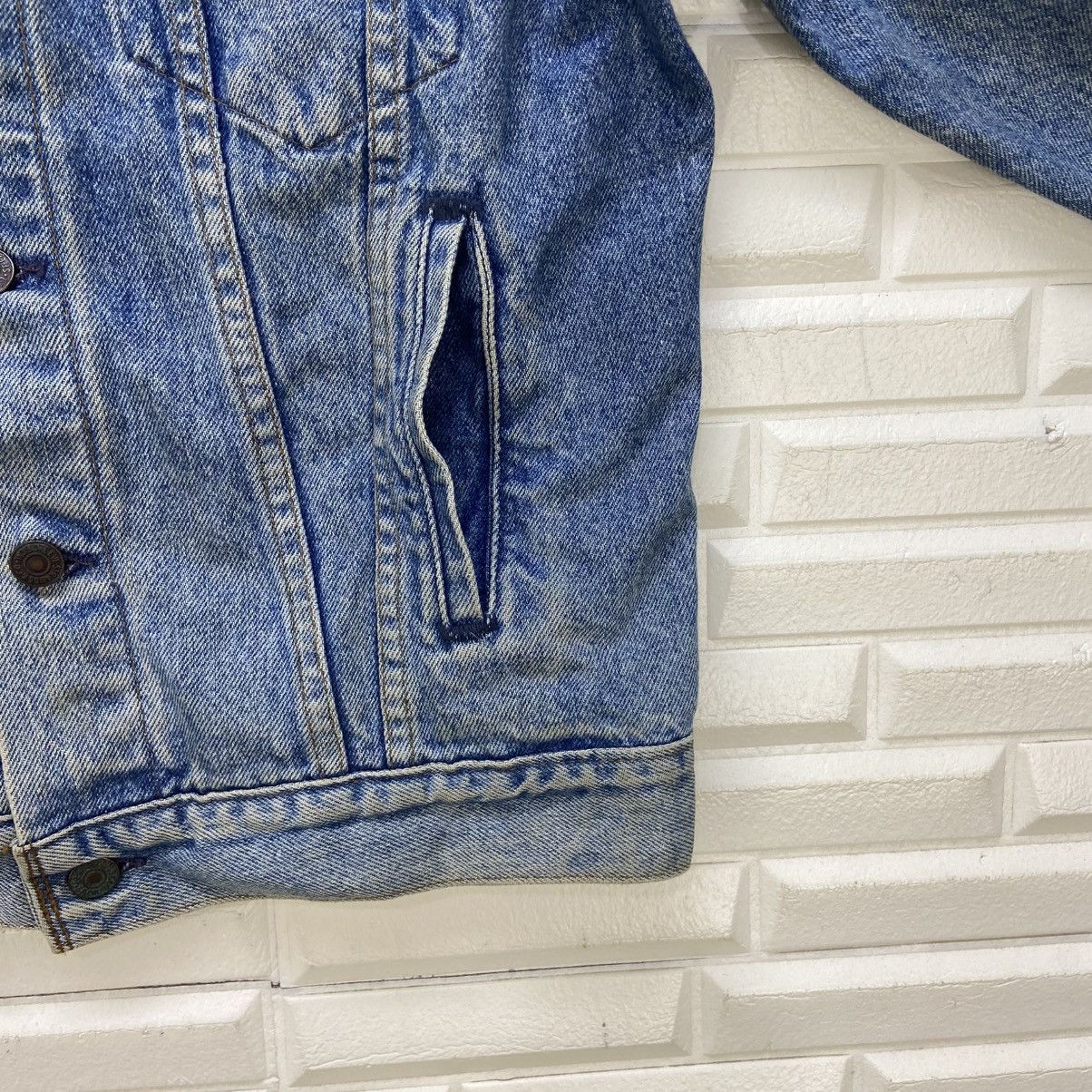 Levi's Vintage Clothing Vintage Levi’s Made in USA #523 Denim Trucker Jacket Size US S / EU 44-46 / 1 - 15 Thumbnail