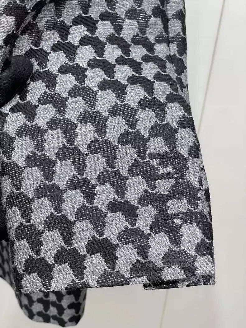 Louis Vuitton Louis Vuitton Black and grey jacket Size US M / EU 48-50 / 2 - 3 Thumbnail