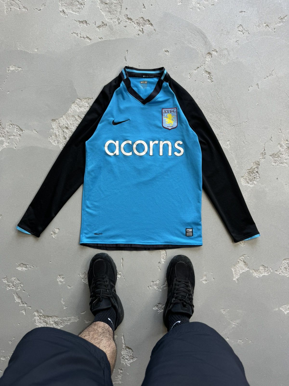 Nike × Vintage Vintage Nike Aston Villa Training Longsleeve Size S Size US S / EU 44-46 / 1 - 1 Thumbnail