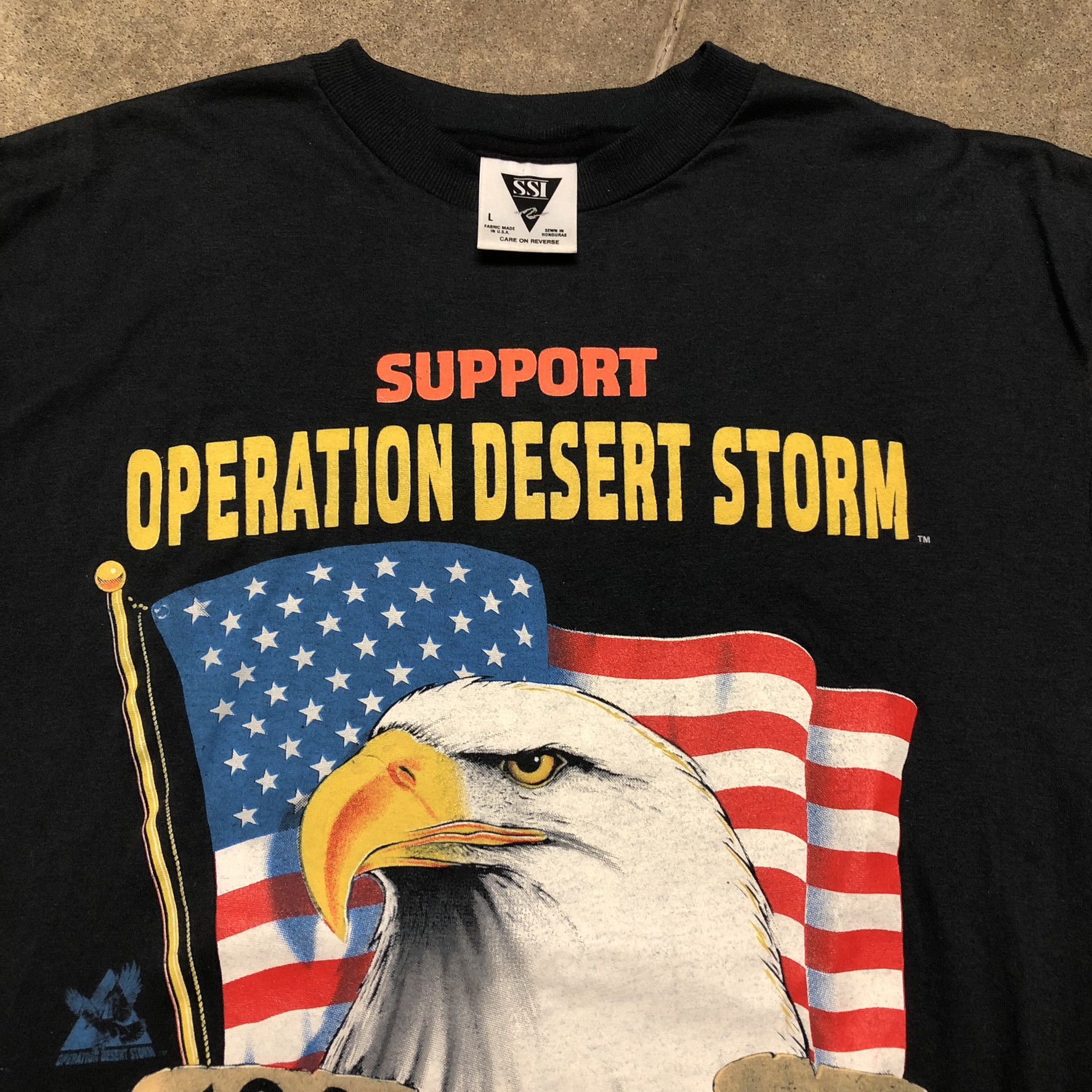 Vintage Vintage 1991 Operation Desert Storm US Military T-Shirt Size US L / EU 52-54 / 3 - 9 Thumbnail