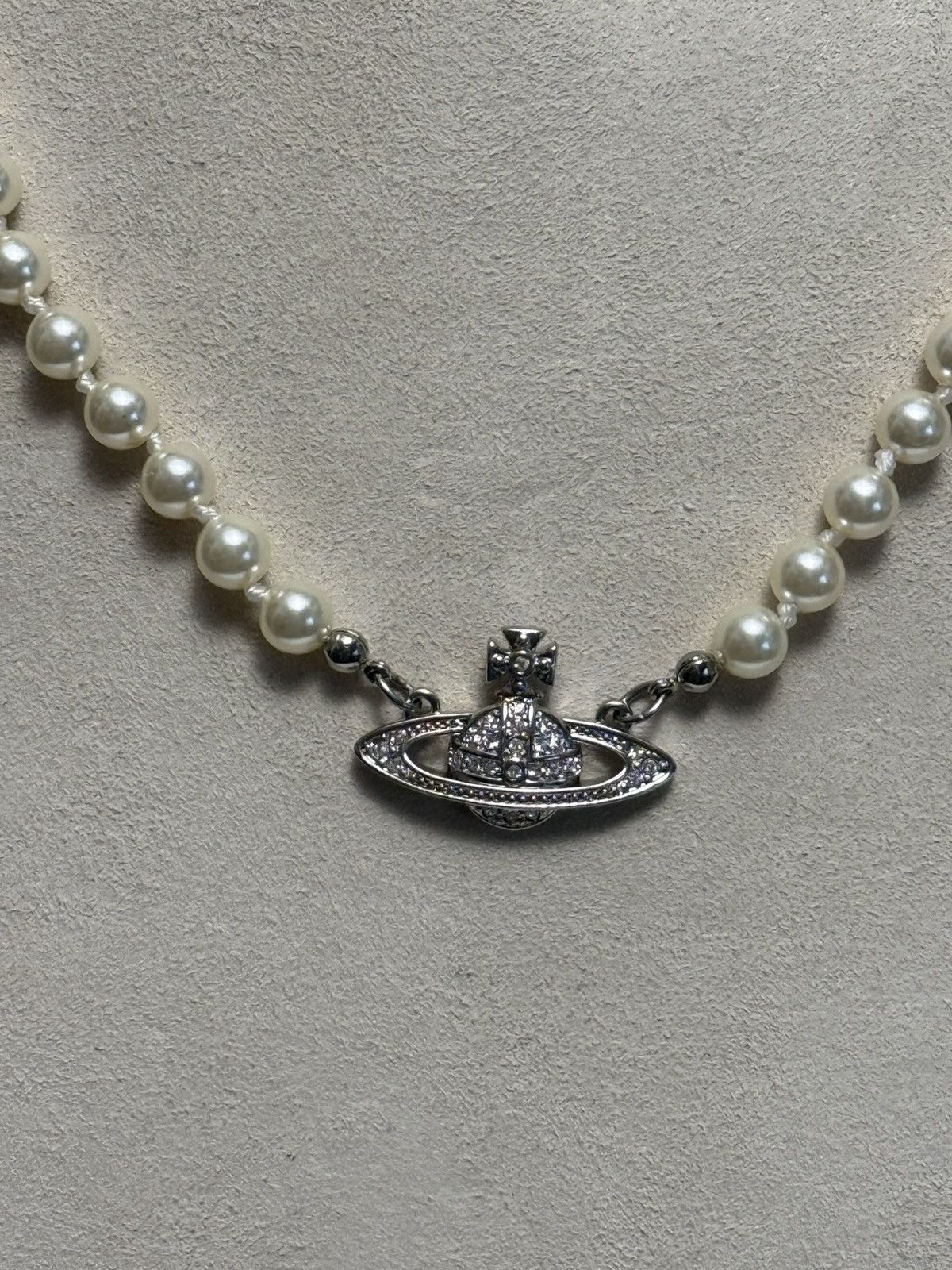 Vivienne Westwood Vivienn Bas Relief Pearl Necklace Size ONE SIZE - 2 Thumbnail